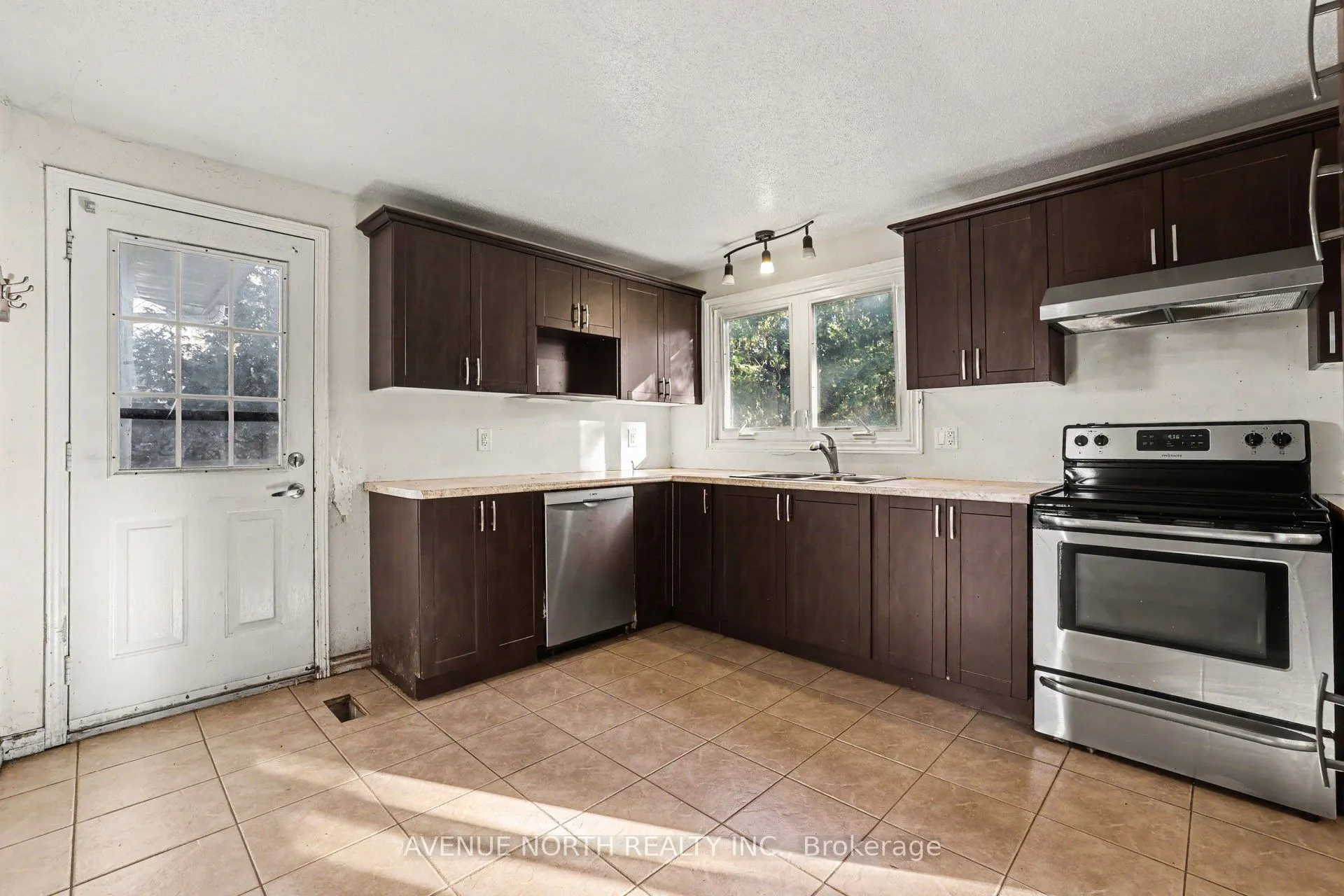 68 Downsview Crescent