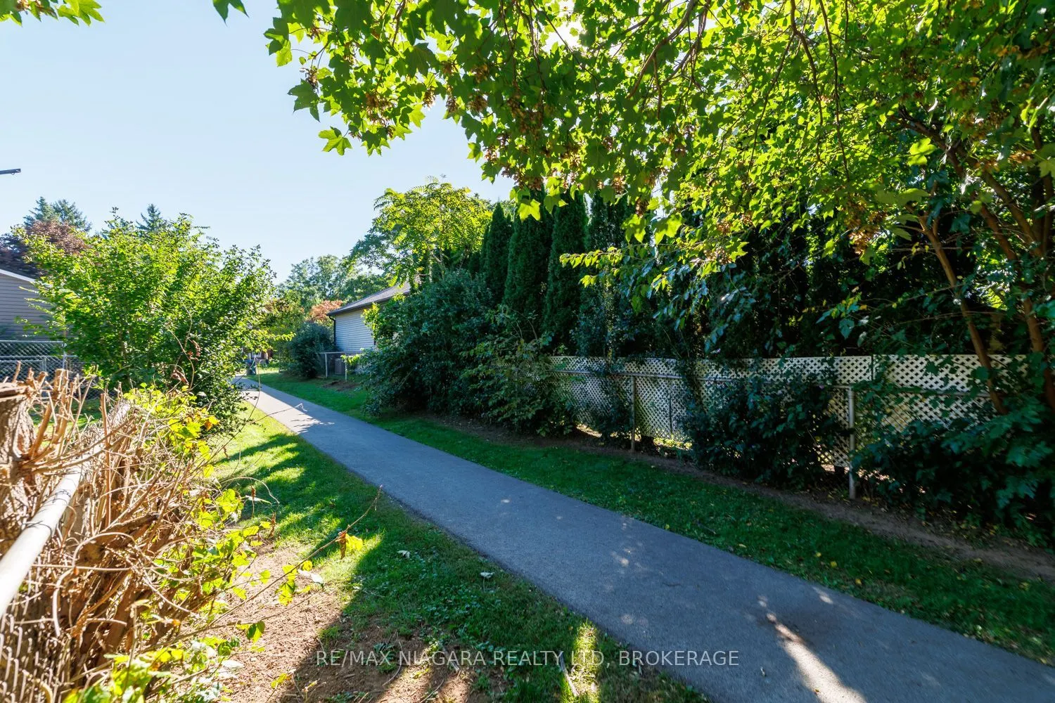 6424 Corwin Crescent