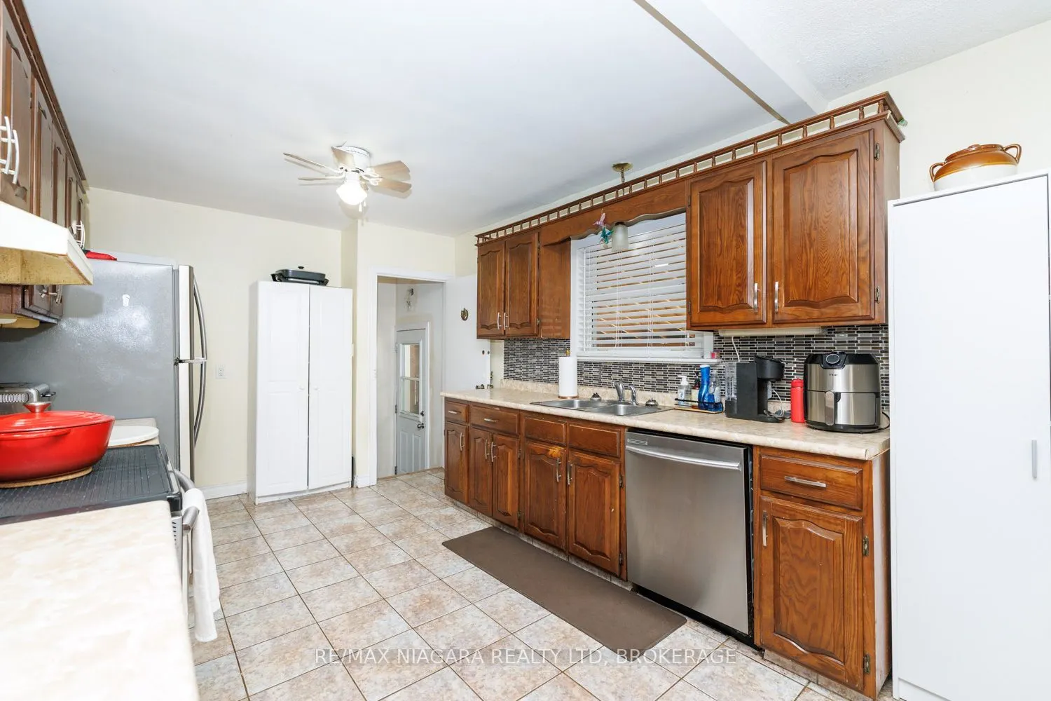6424 Corwin Crescent