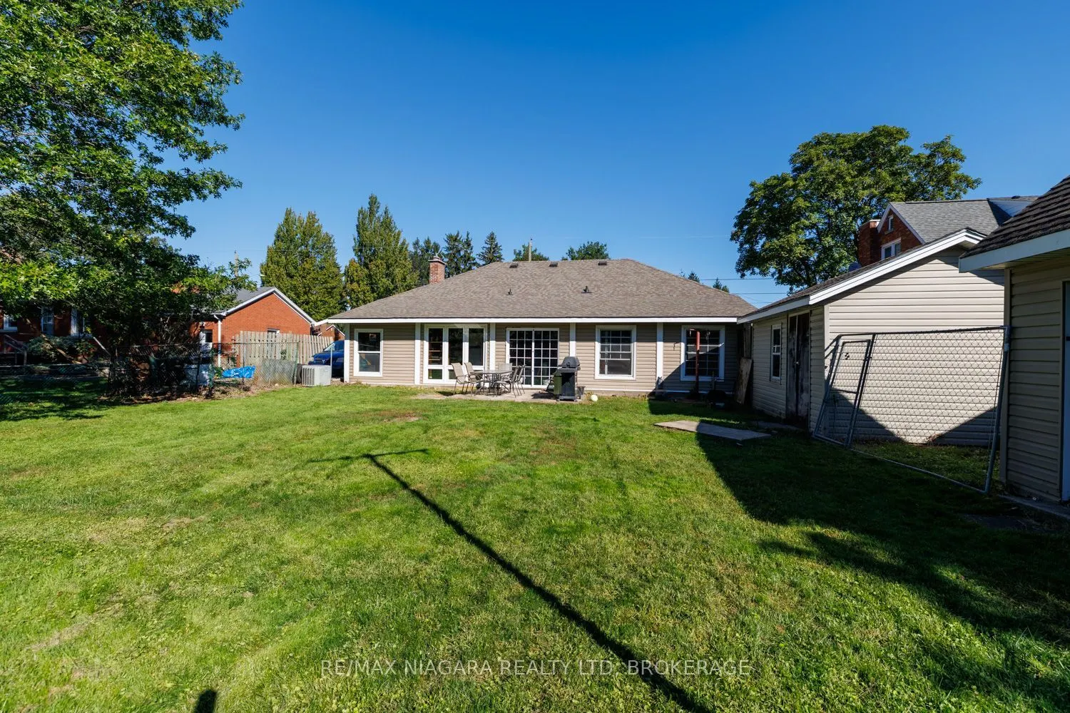 6424 Corwin Crescent