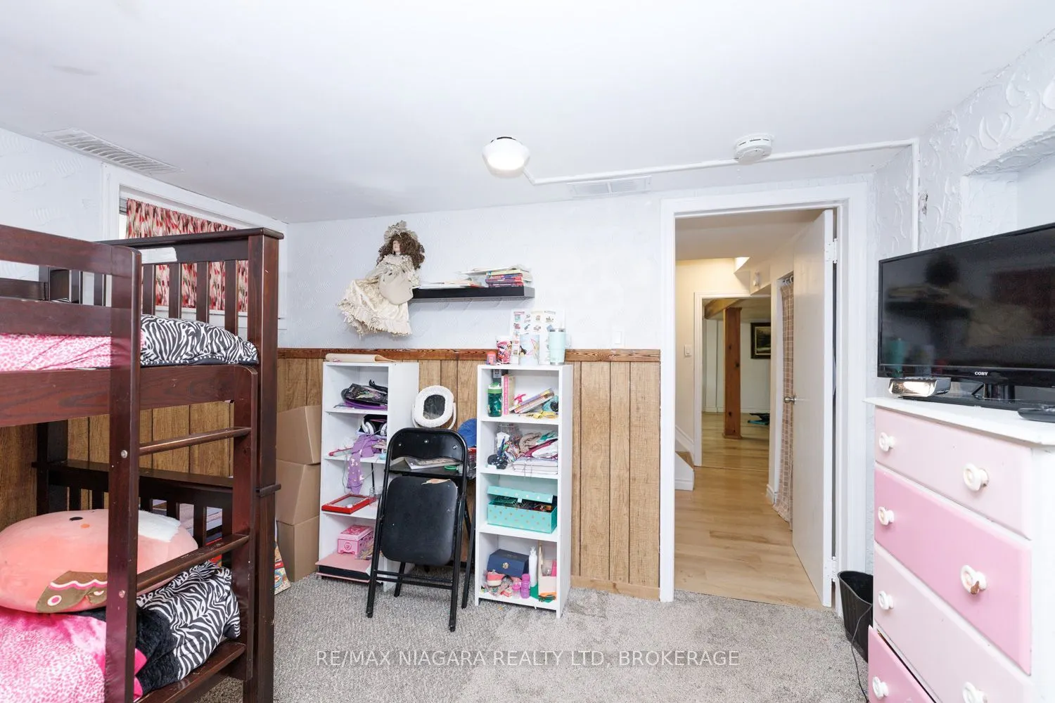 6424 Corwin Crescent