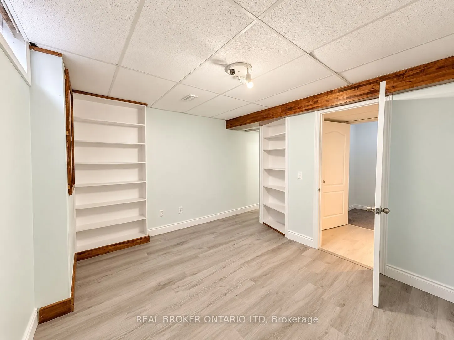 3 Woodview Court