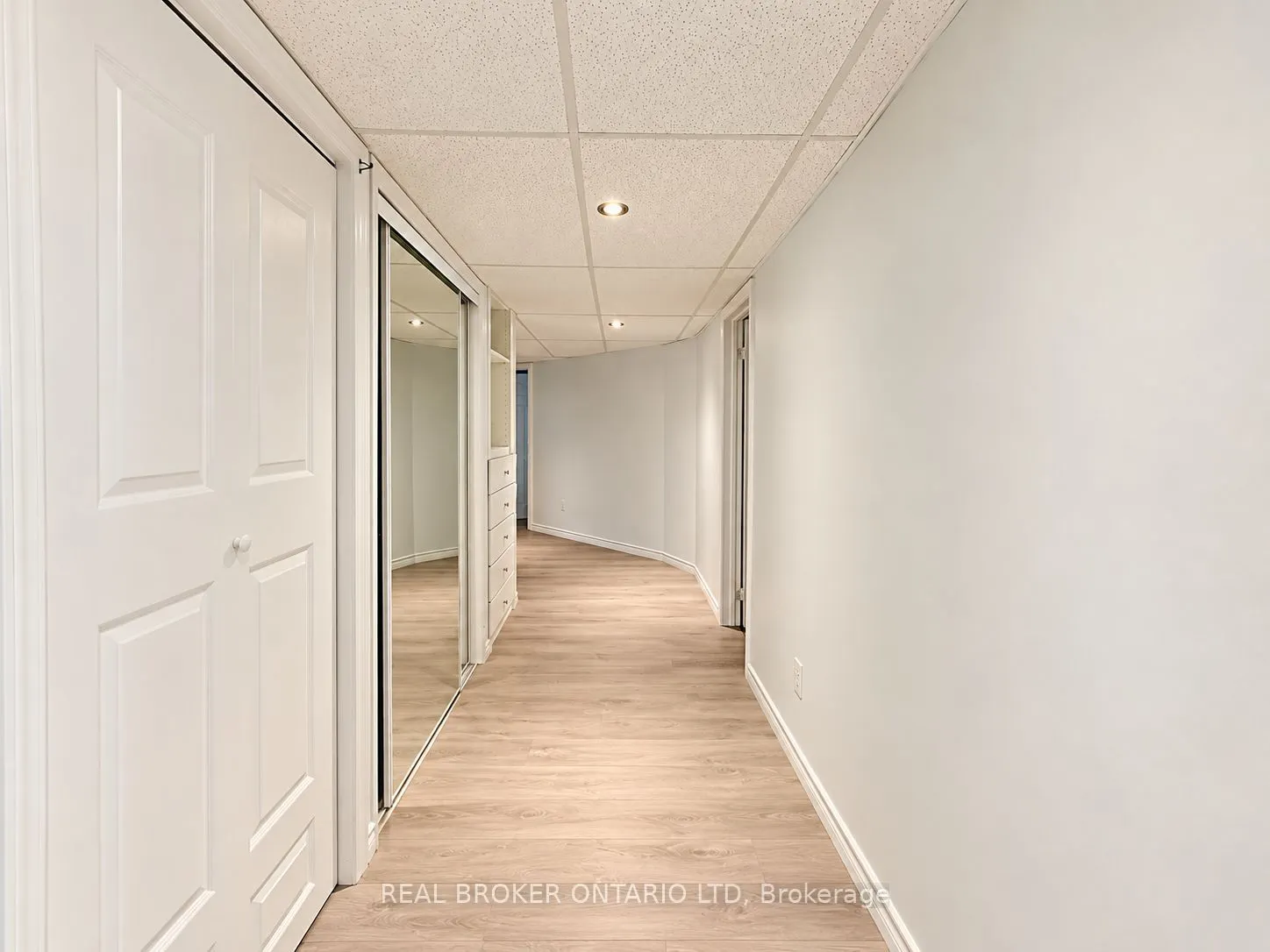 3 Woodview Court