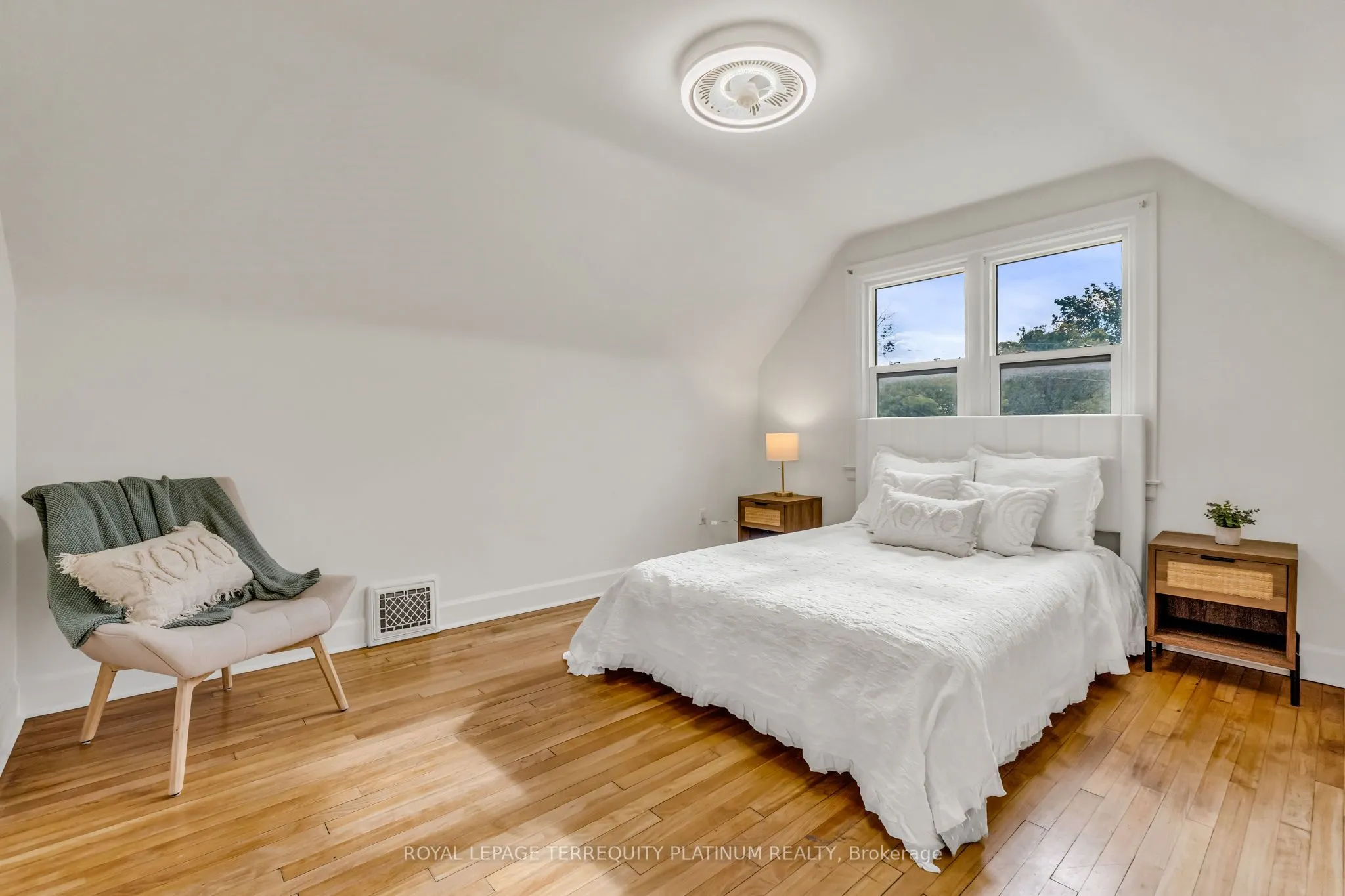 10 Locarno Avenue