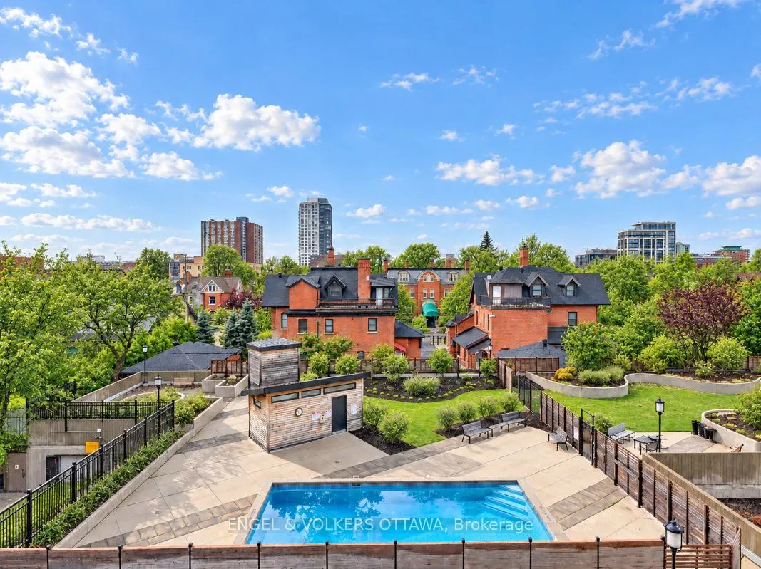 373 Laurier Avenue E #505