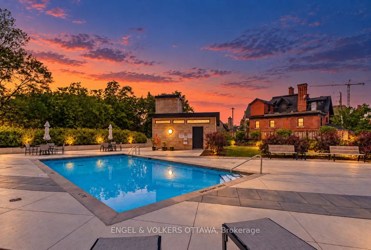 373 Laurier Avenue E #505