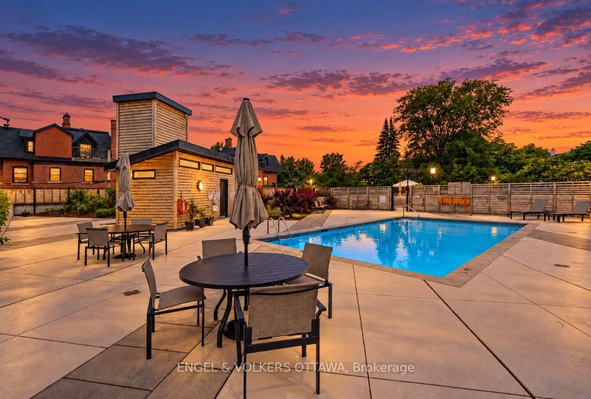 373 Laurier Avenue E #505