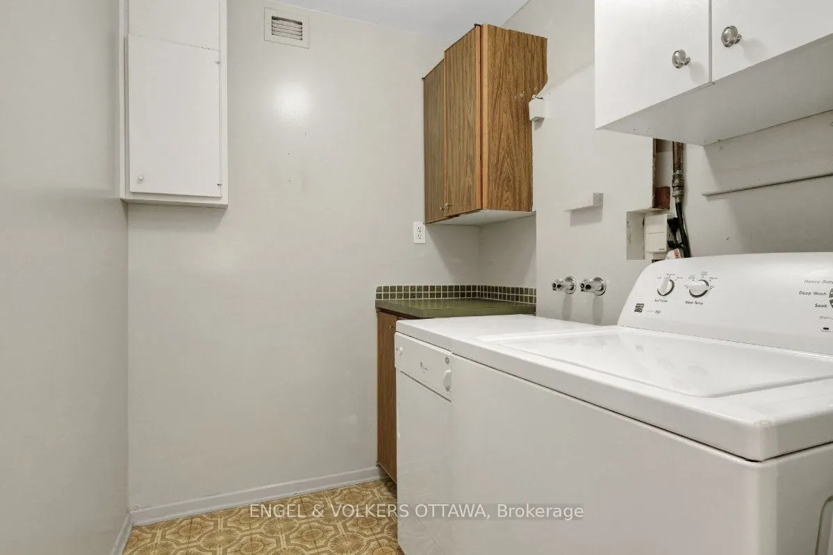 373 Laurier Avenue E #505