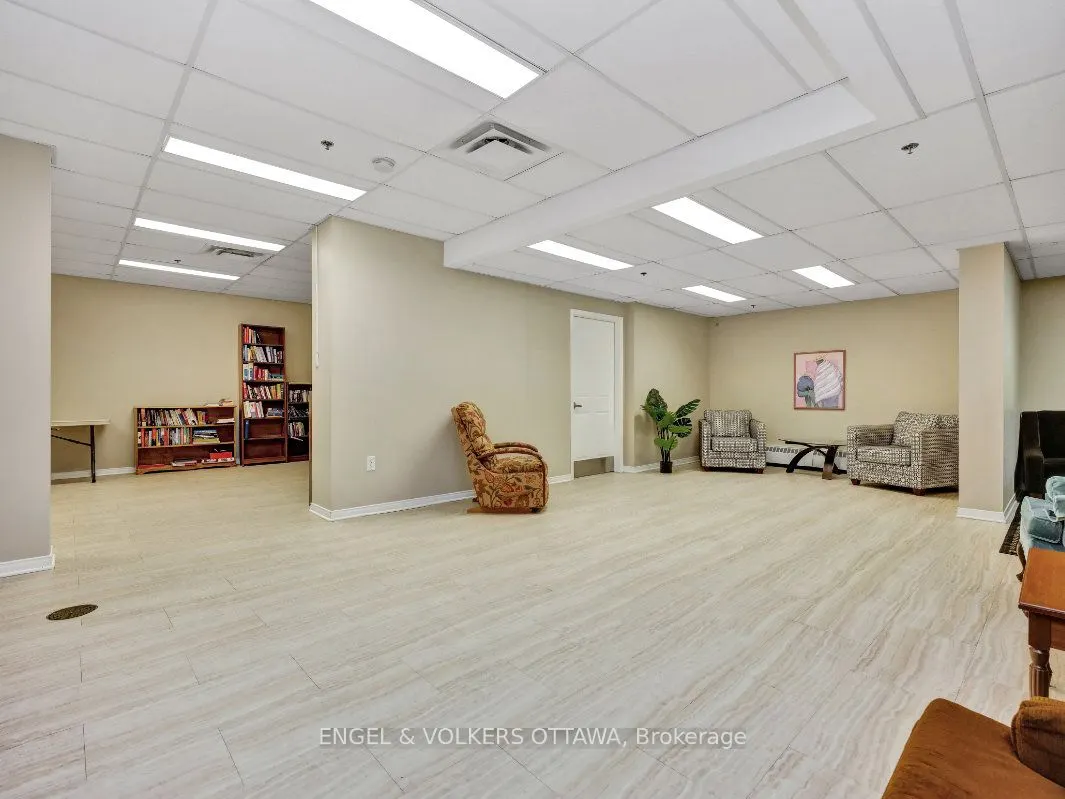 373 Laurier Avenue E #505
