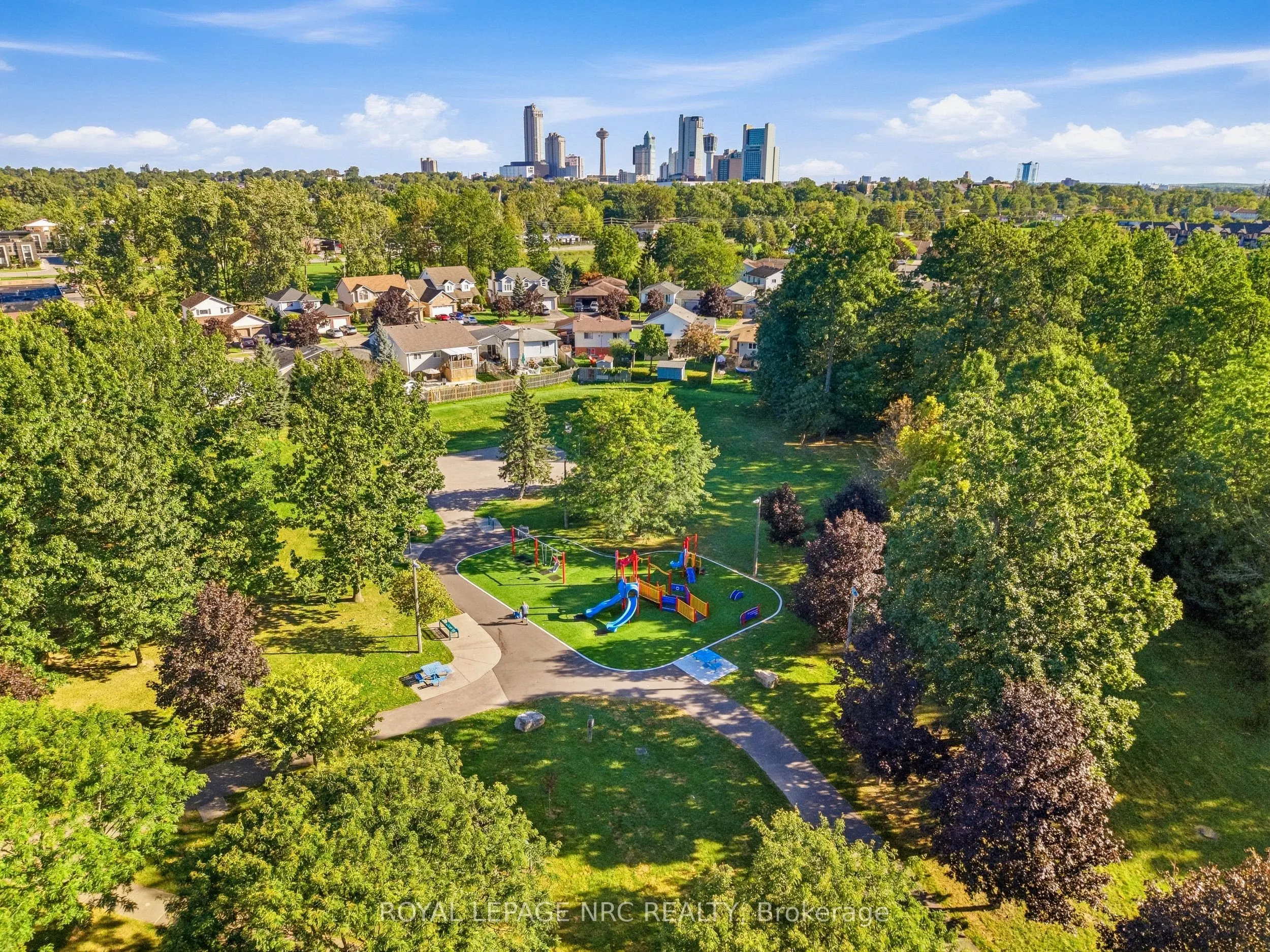 6033 Wildrose Crescent