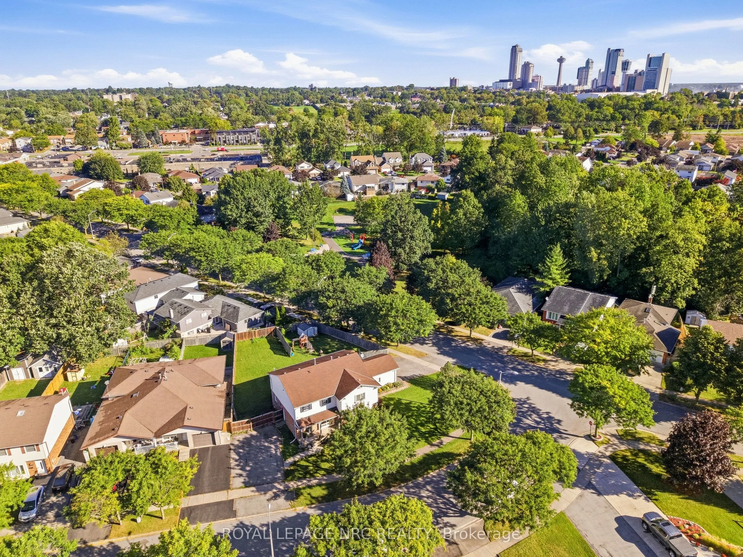 6033 Wildrose Crescent
