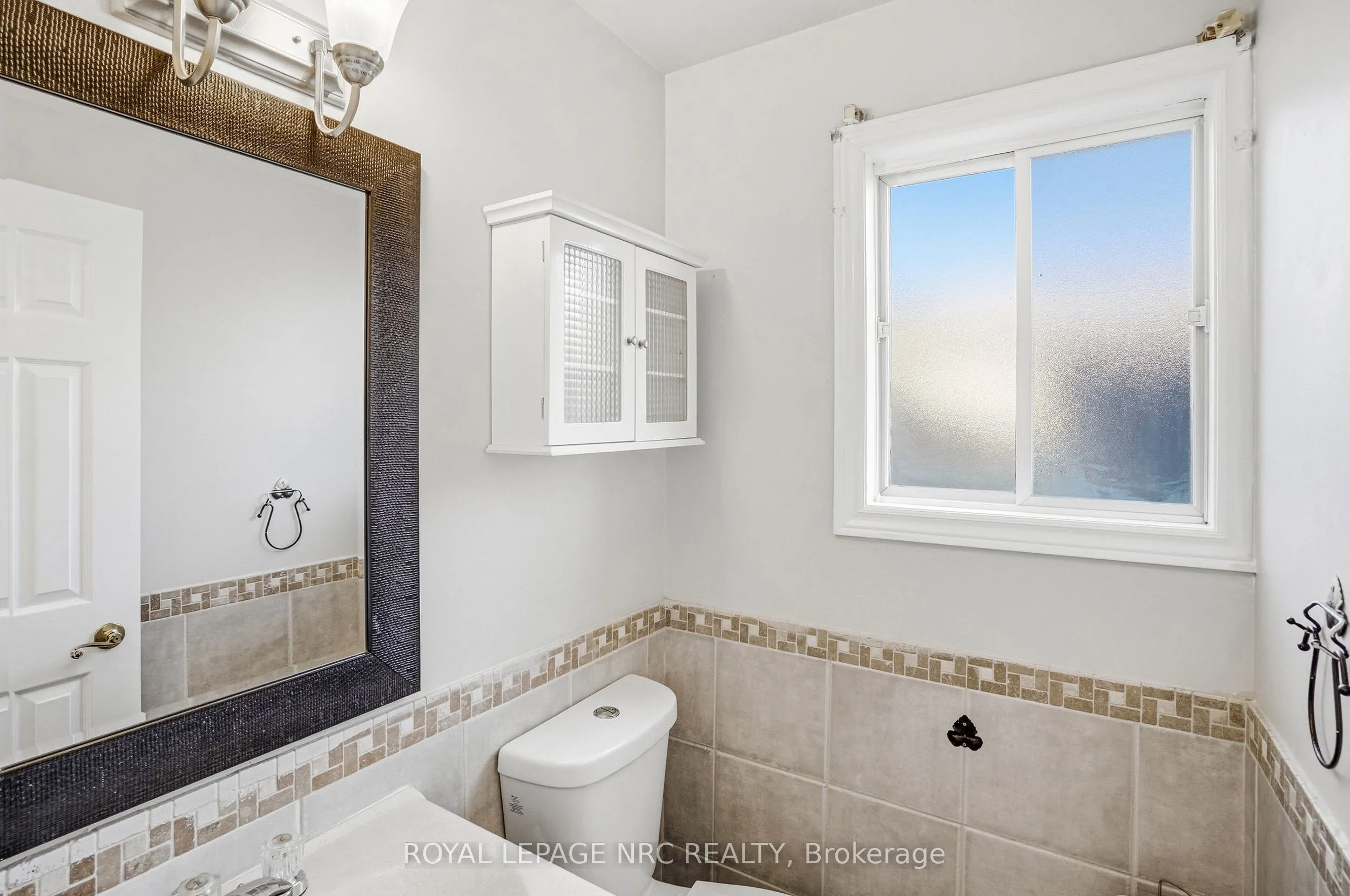 6033 Wildrose Crescent