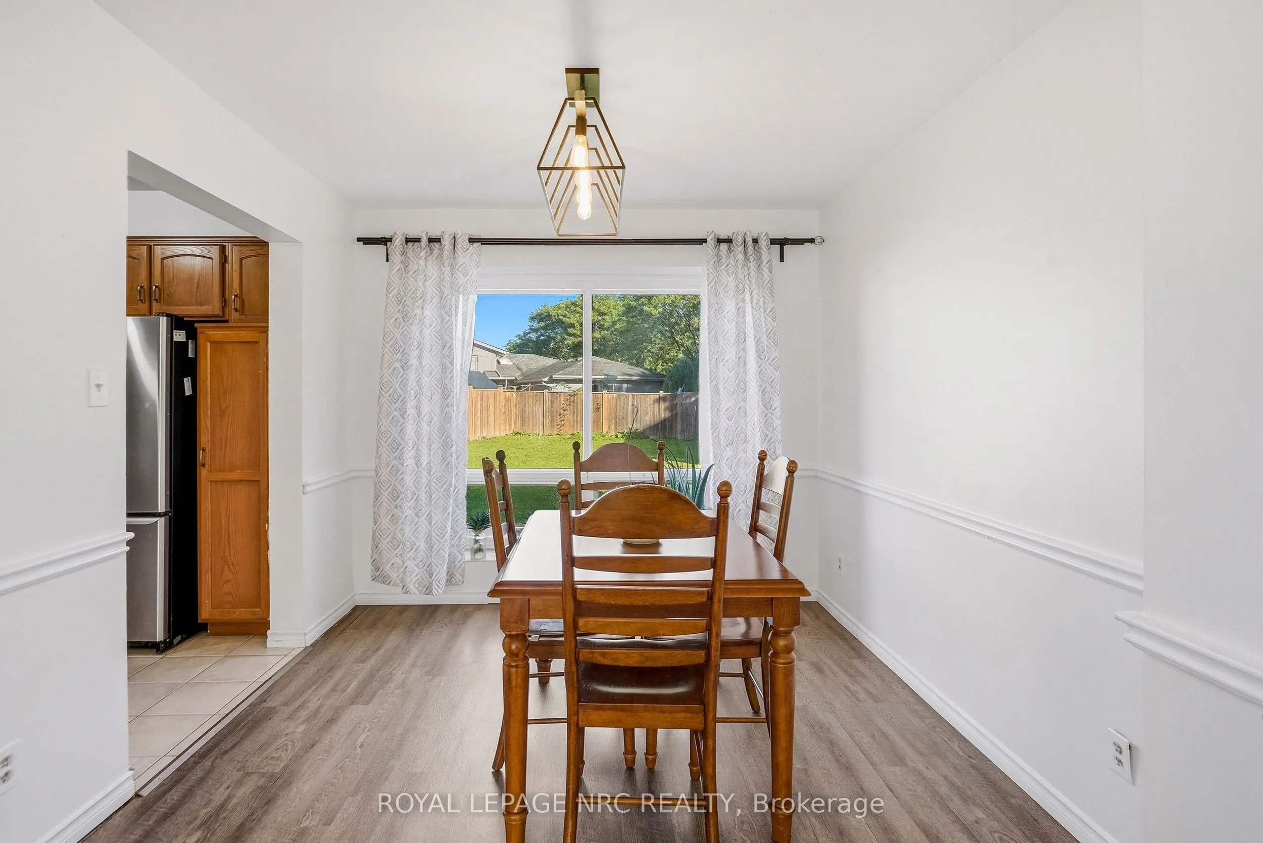 6033 Wildrose Crescent