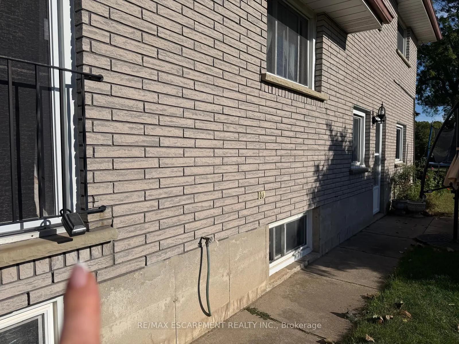 32 Avondale Crescent