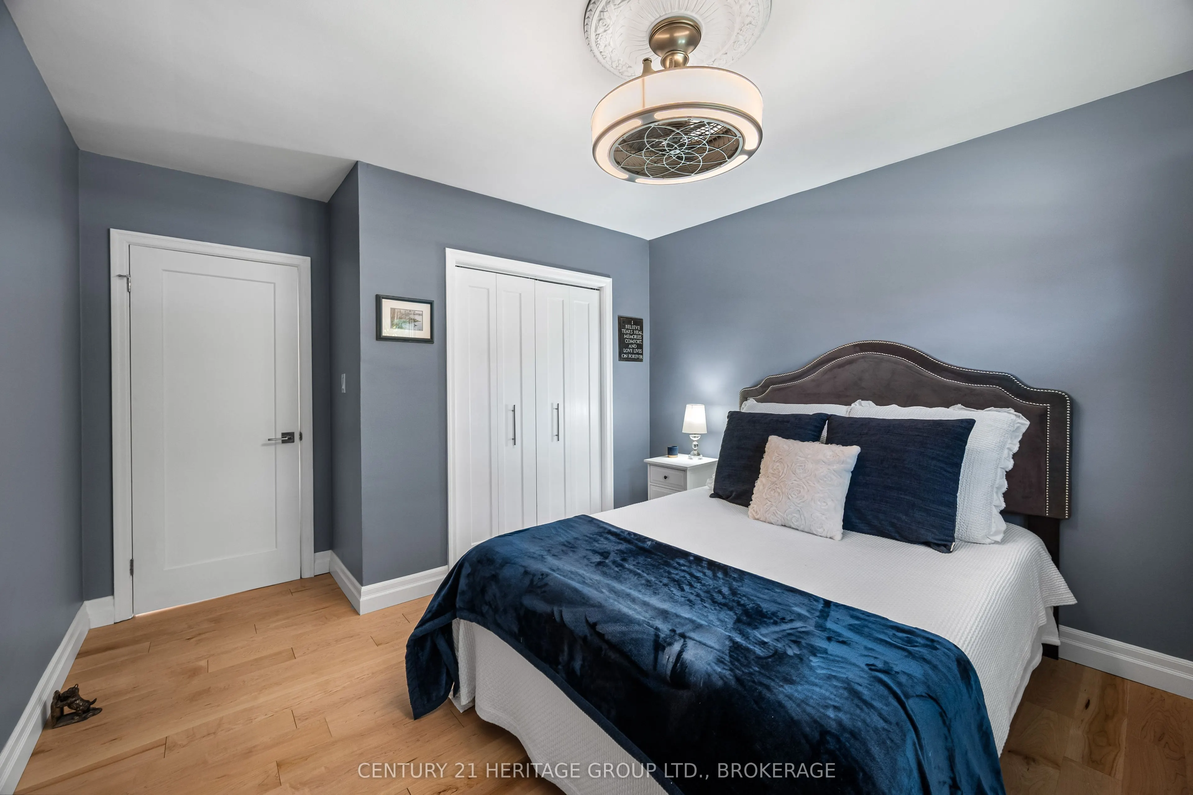 35 Loyalist Avenue