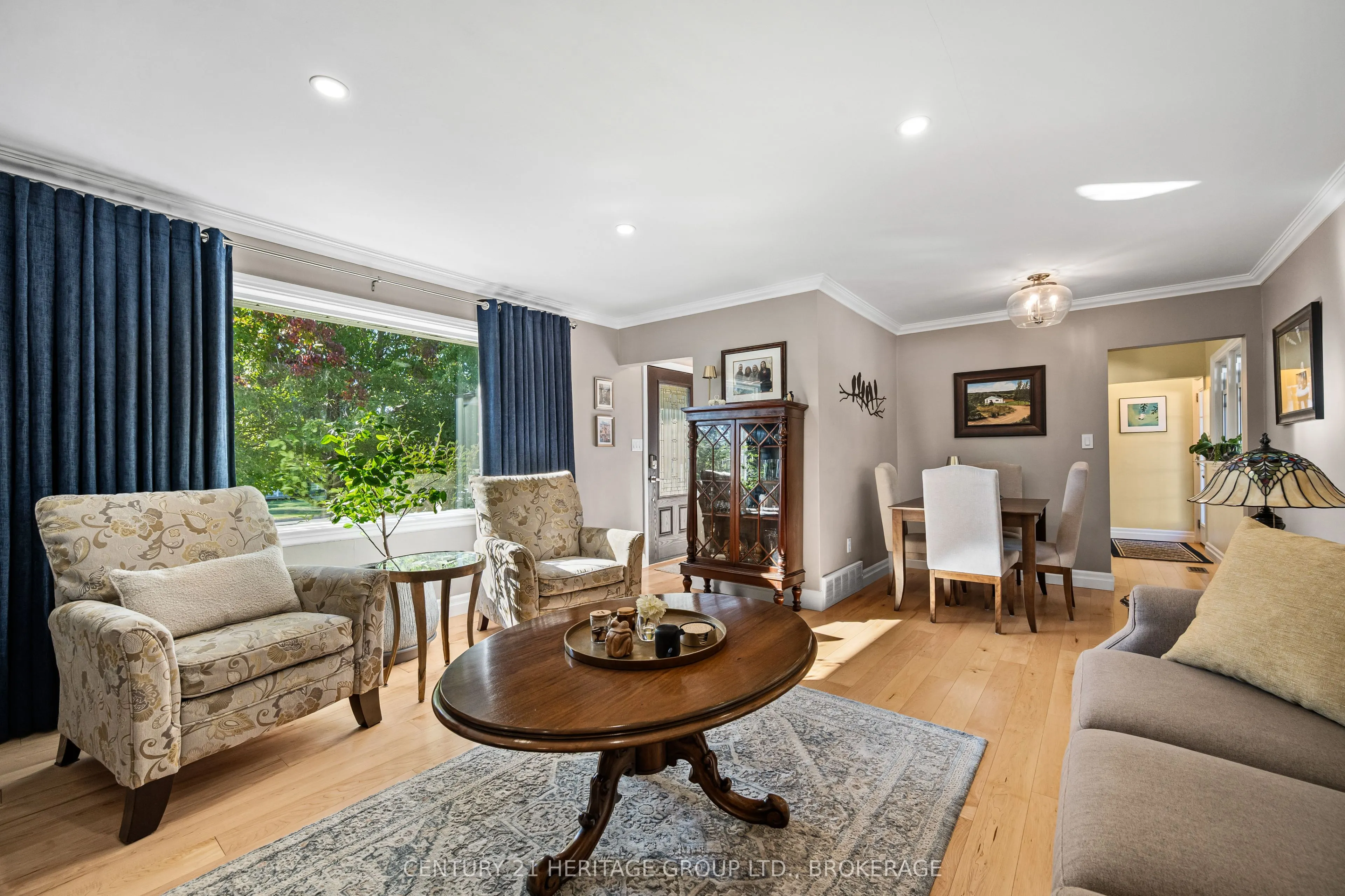 35 Loyalist Avenue