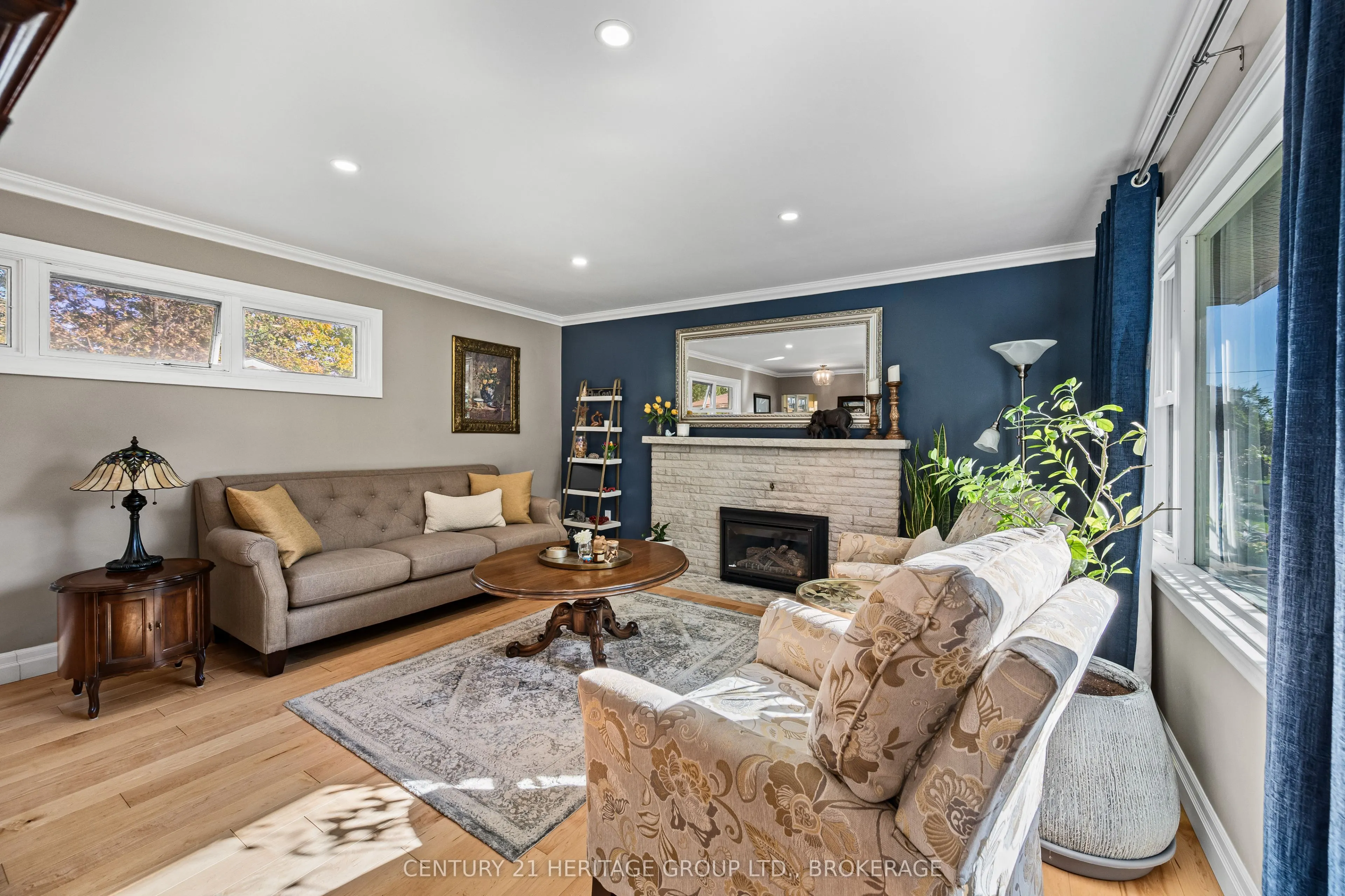 35 Loyalist Avenue