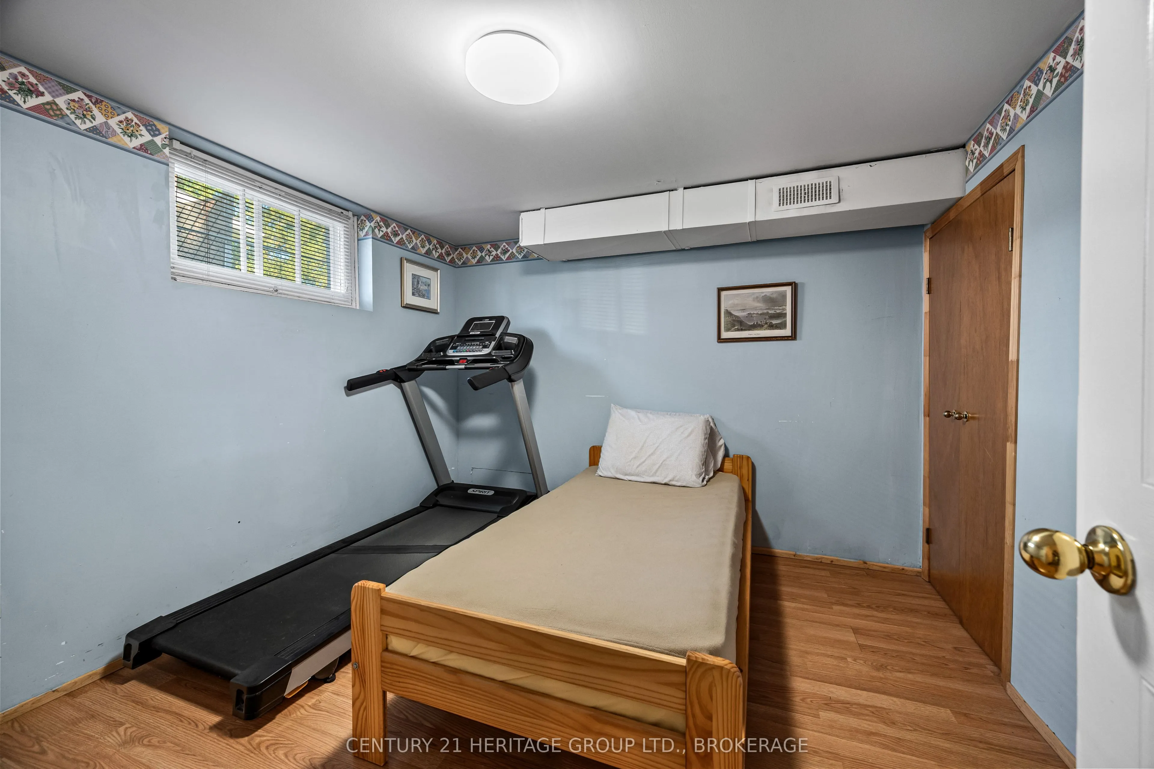 35 Loyalist Avenue