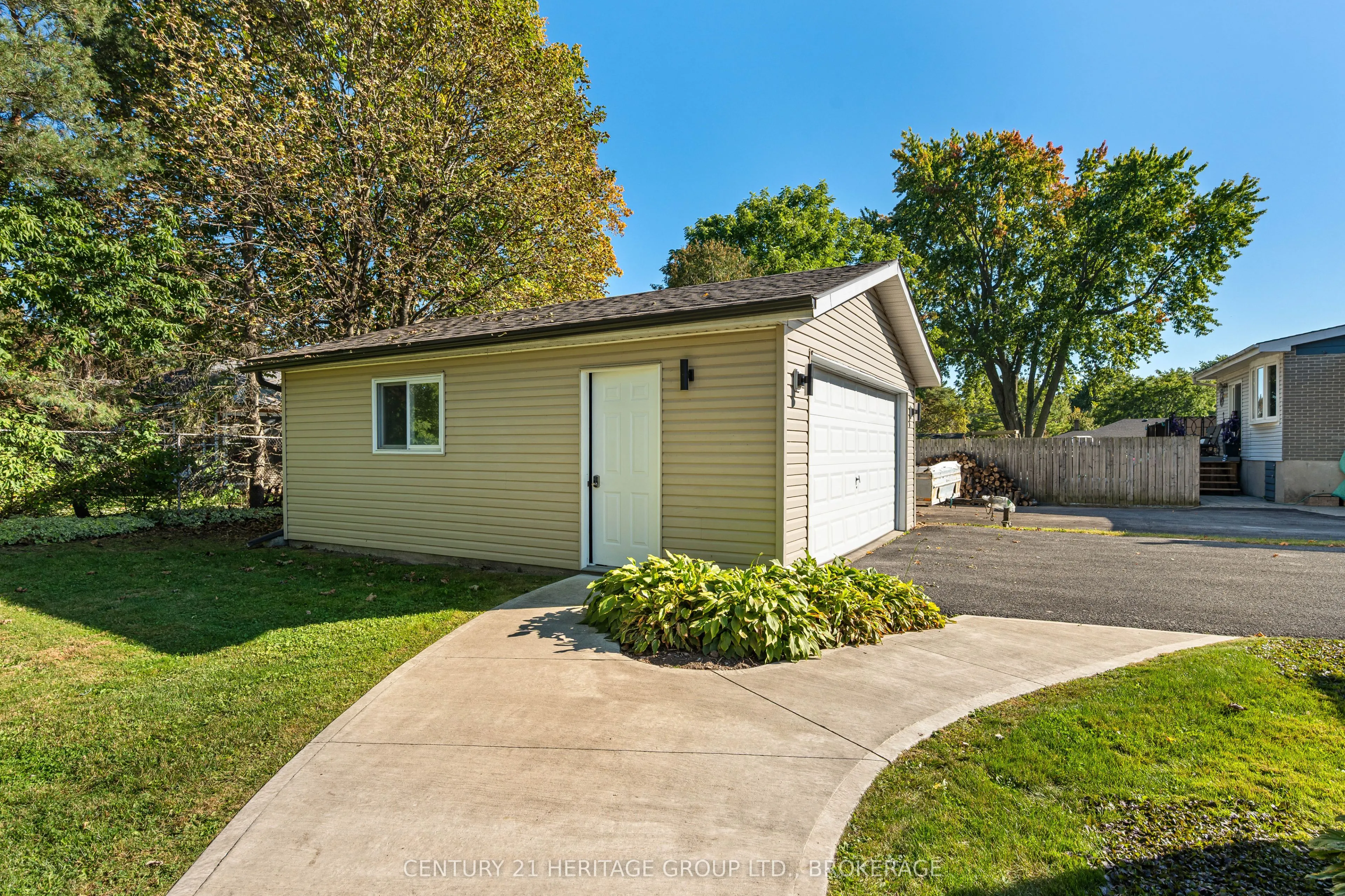 35 Loyalist Avenue