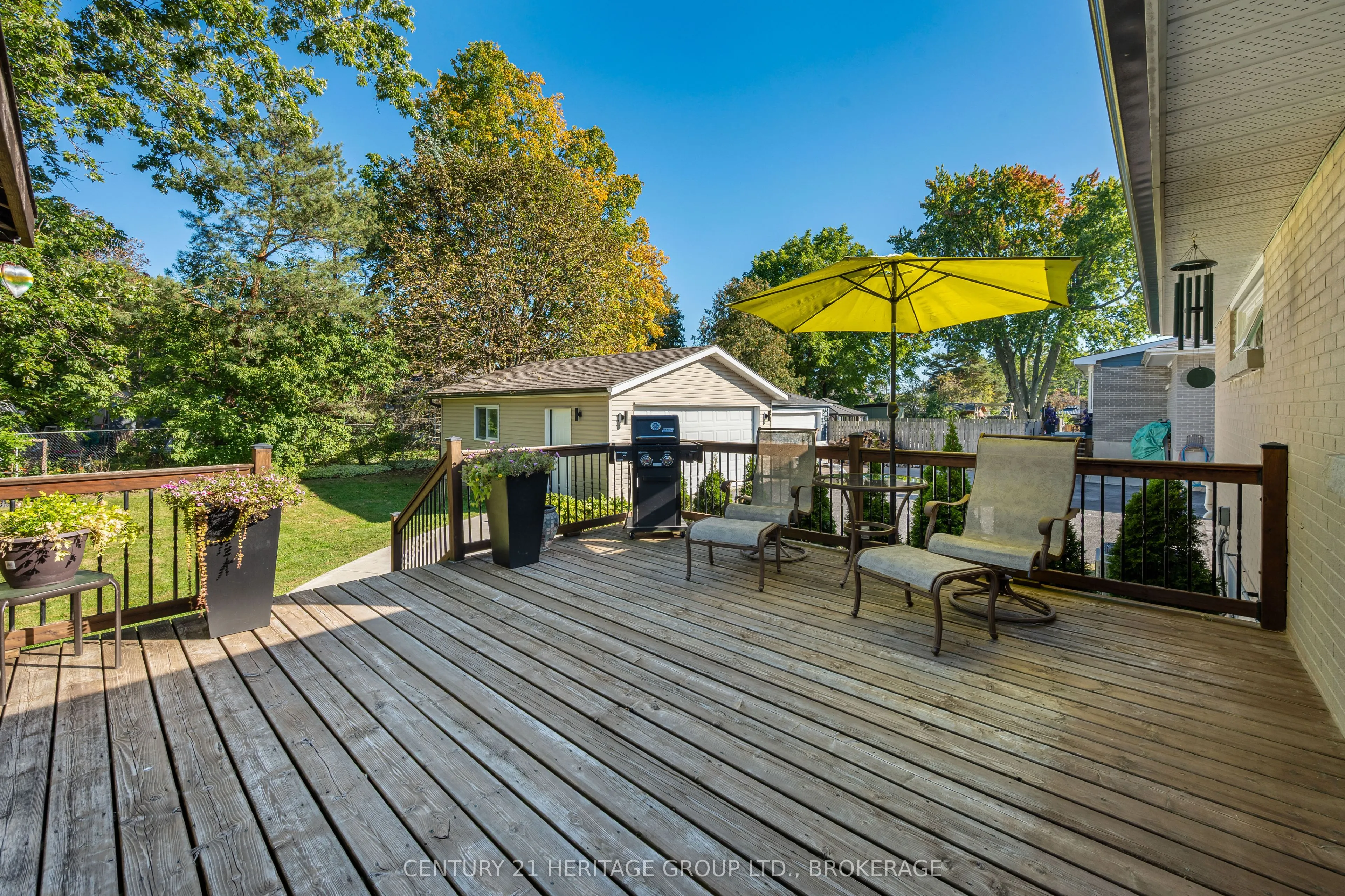 35 Loyalist Avenue