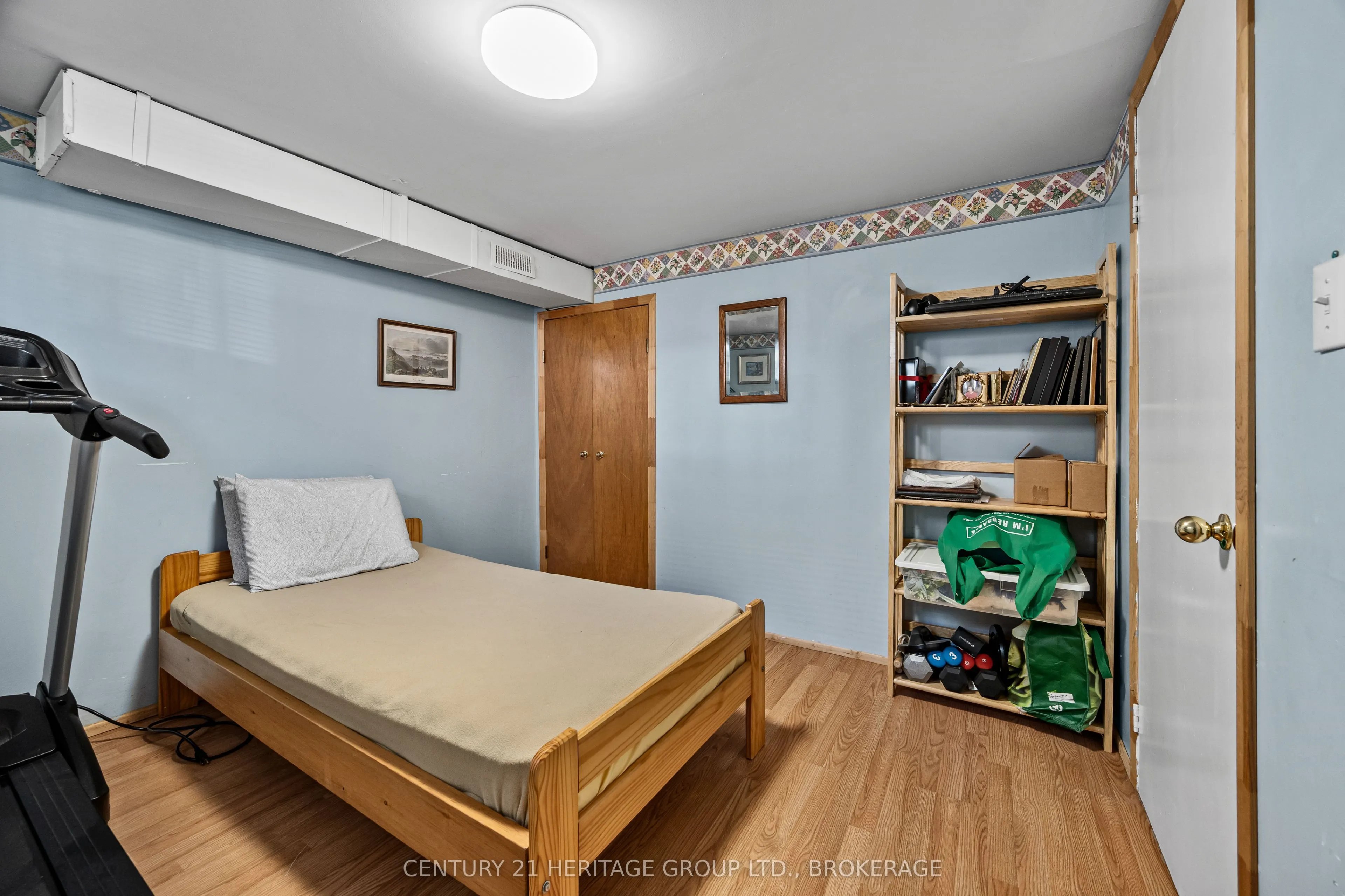 35 Loyalist Avenue
