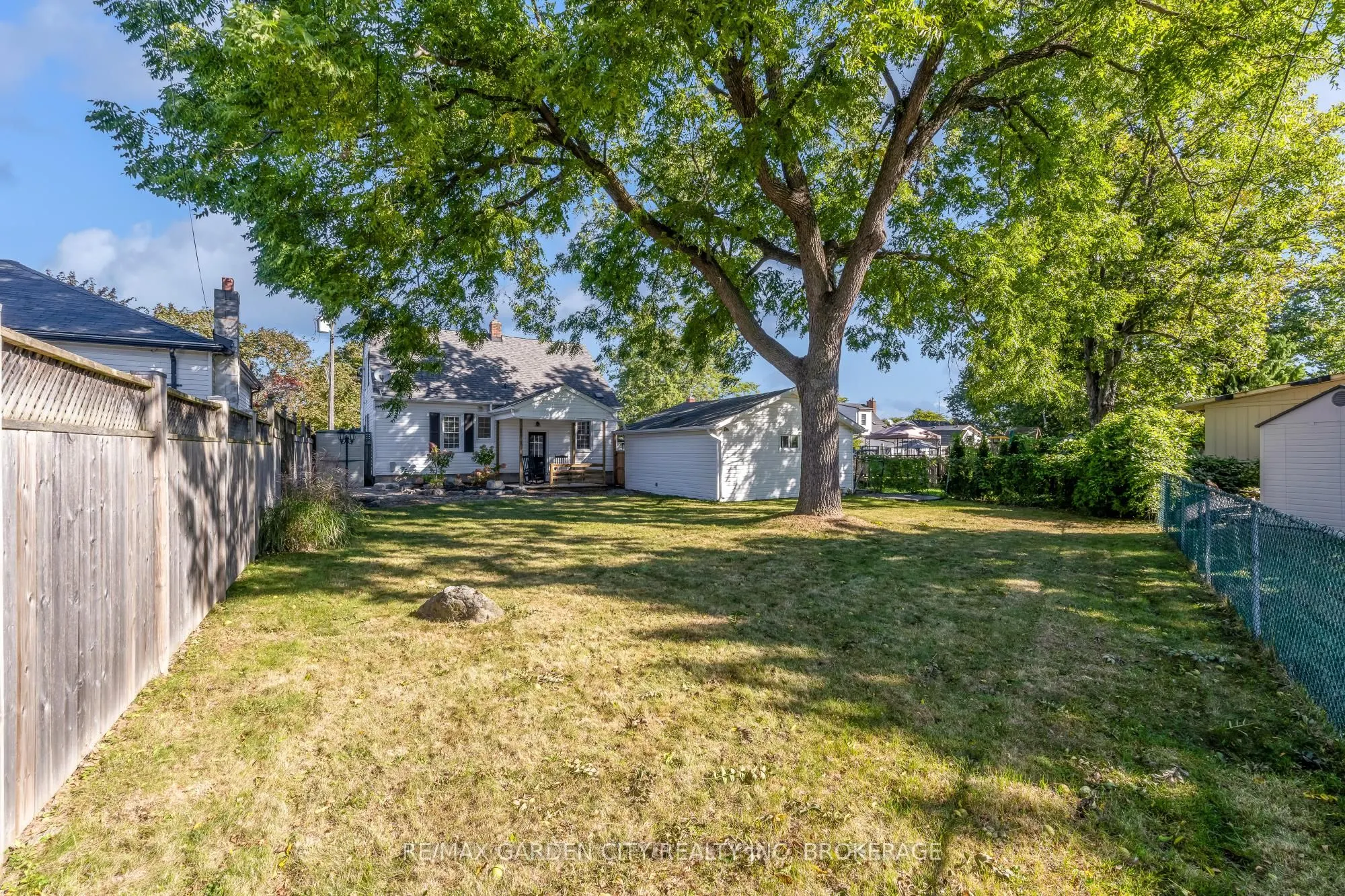 4 Manor Road