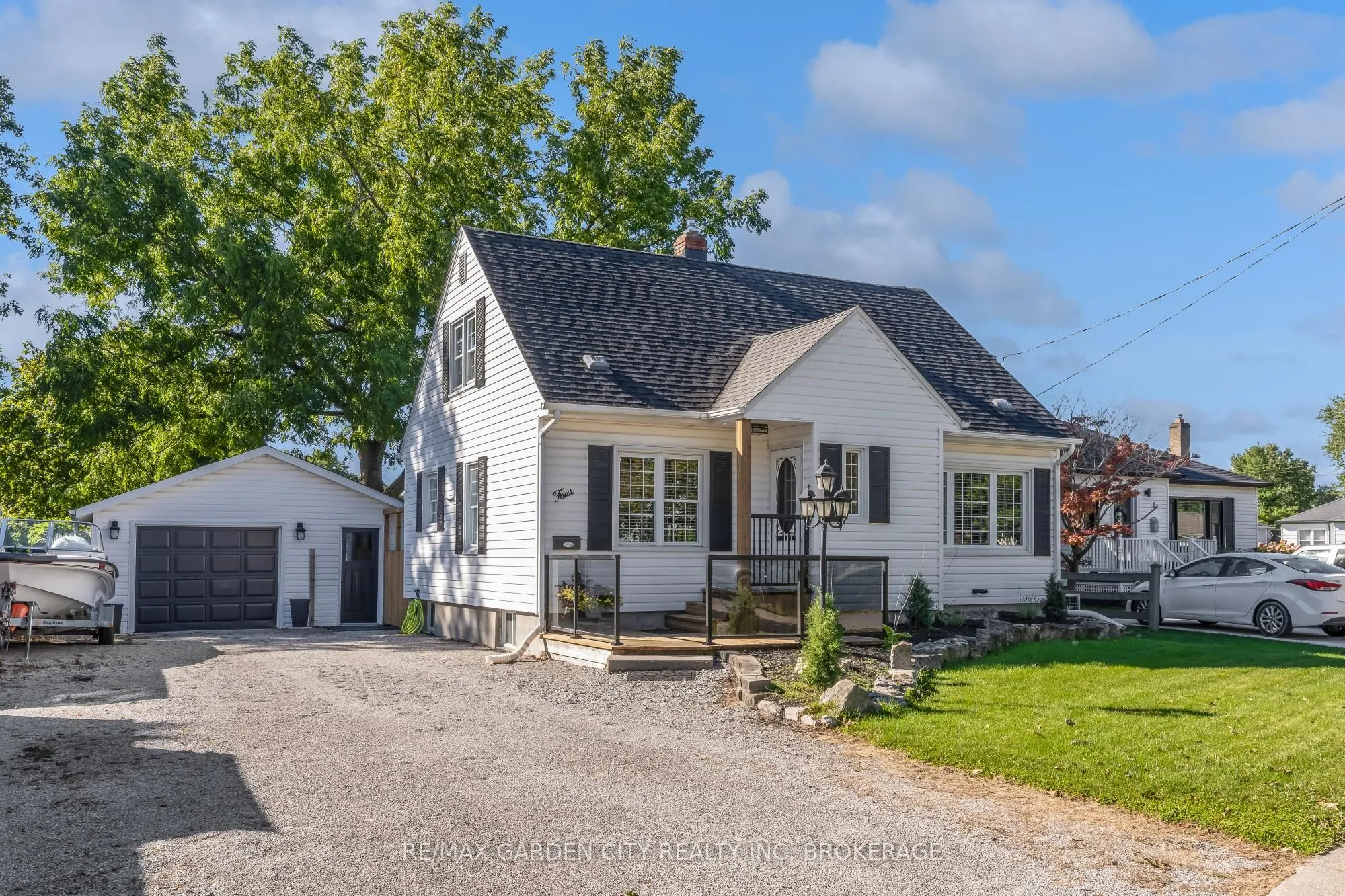 4 Manor Road