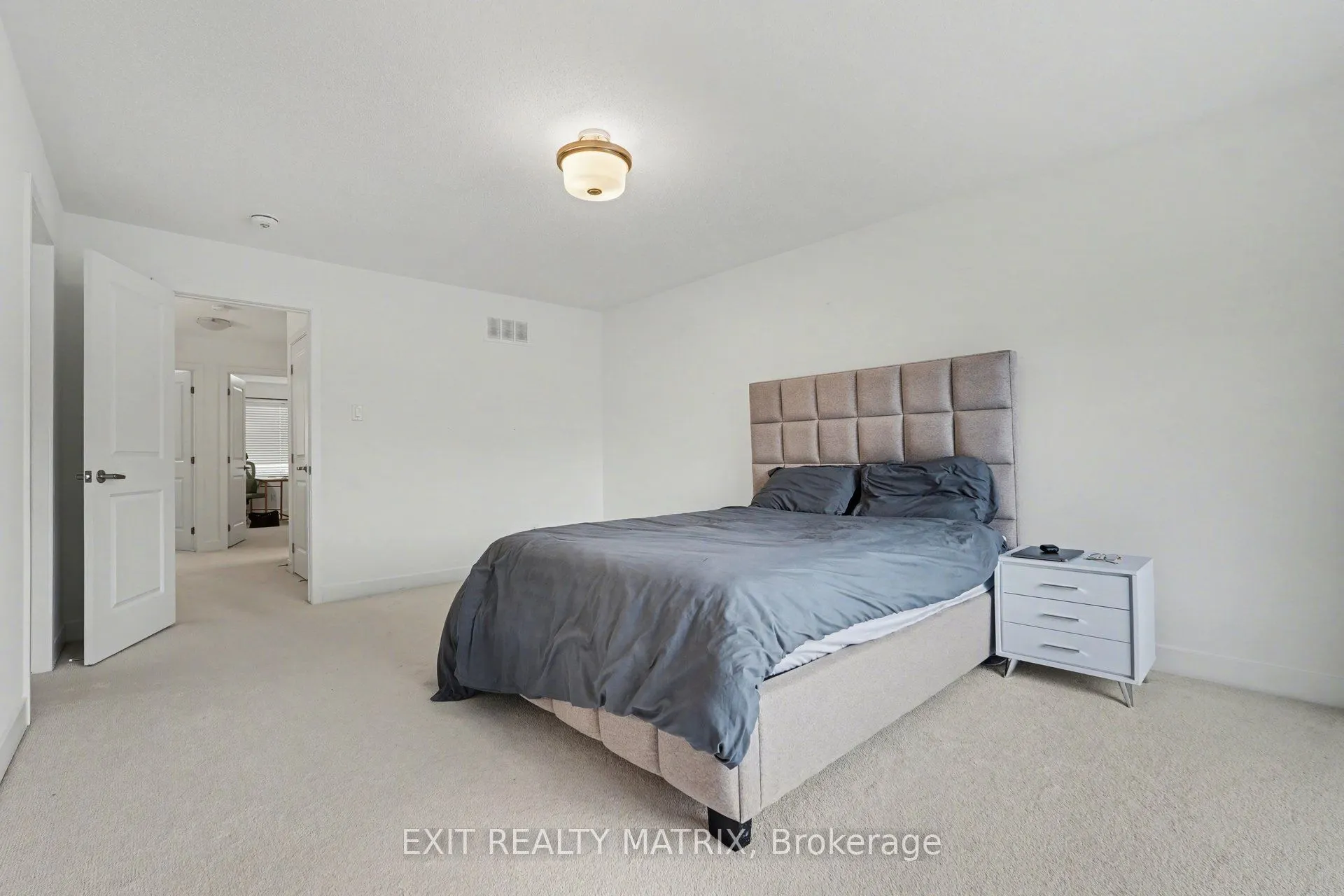 656 Putney Crescent