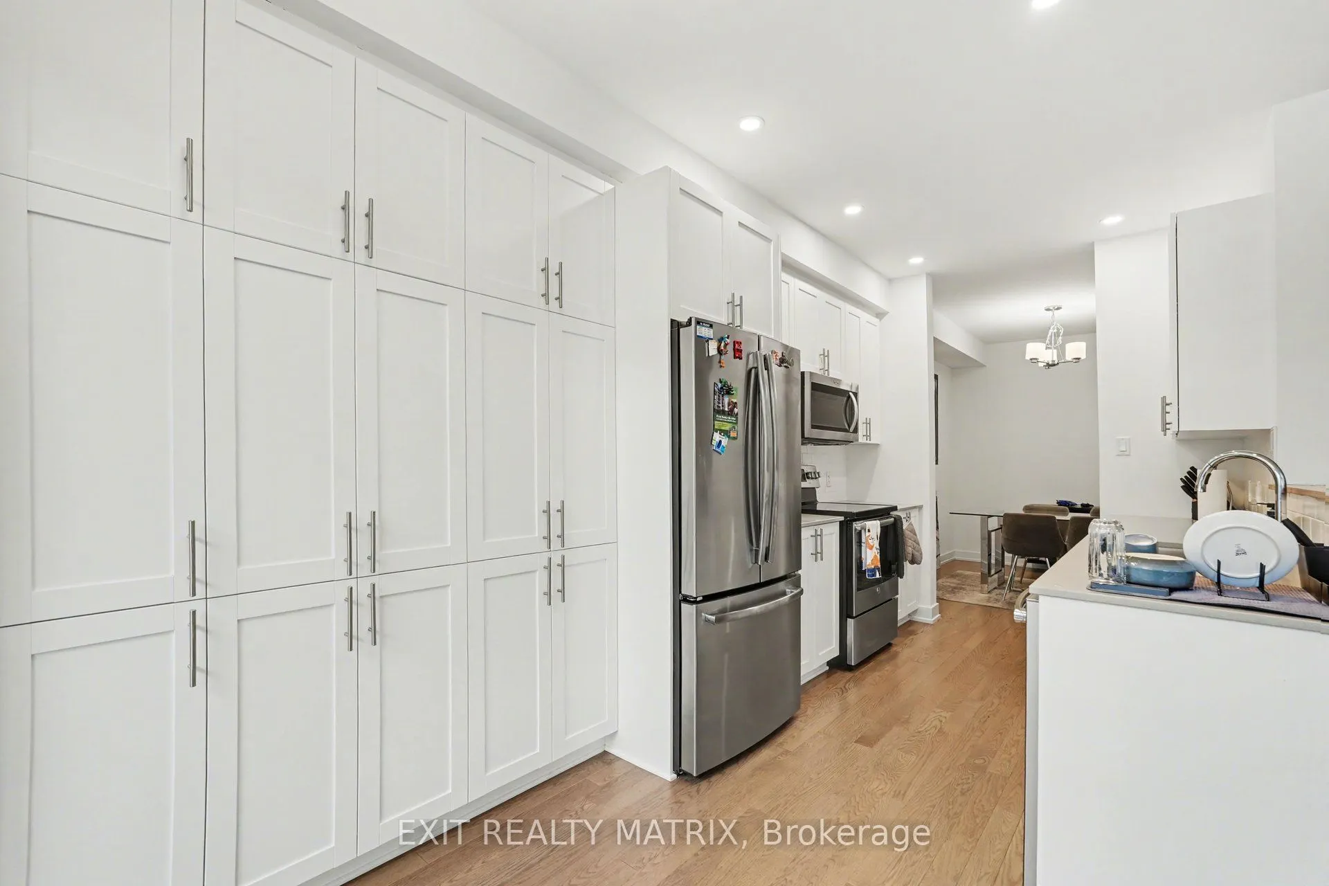 656 Putney Crescent