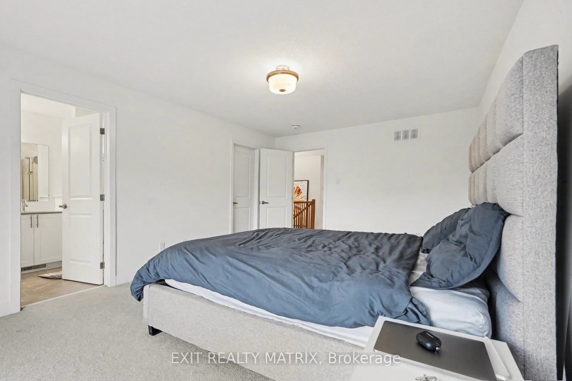 656 Putney Crescent