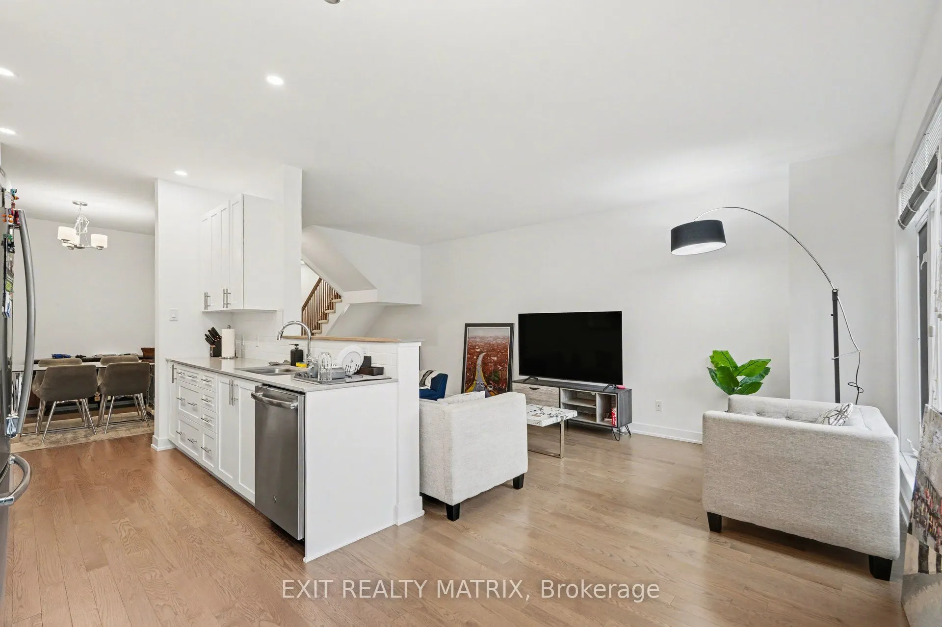656 Putney Crescent