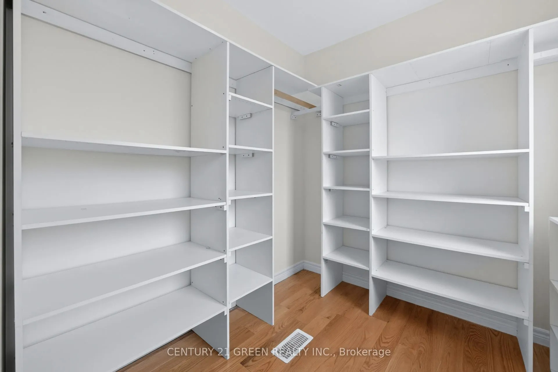 18 Palacebeach Trail
