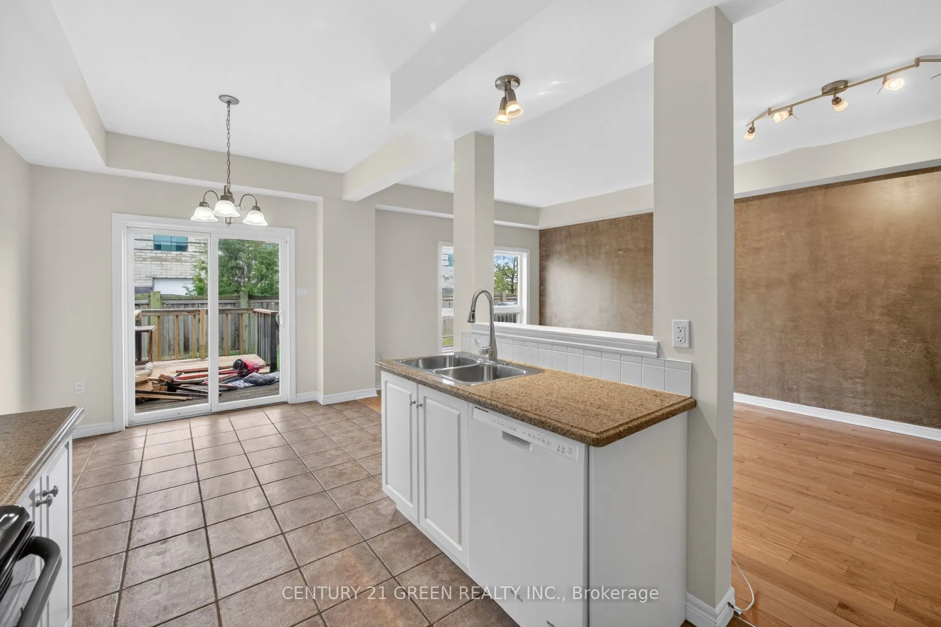 18 Palacebeach Trail