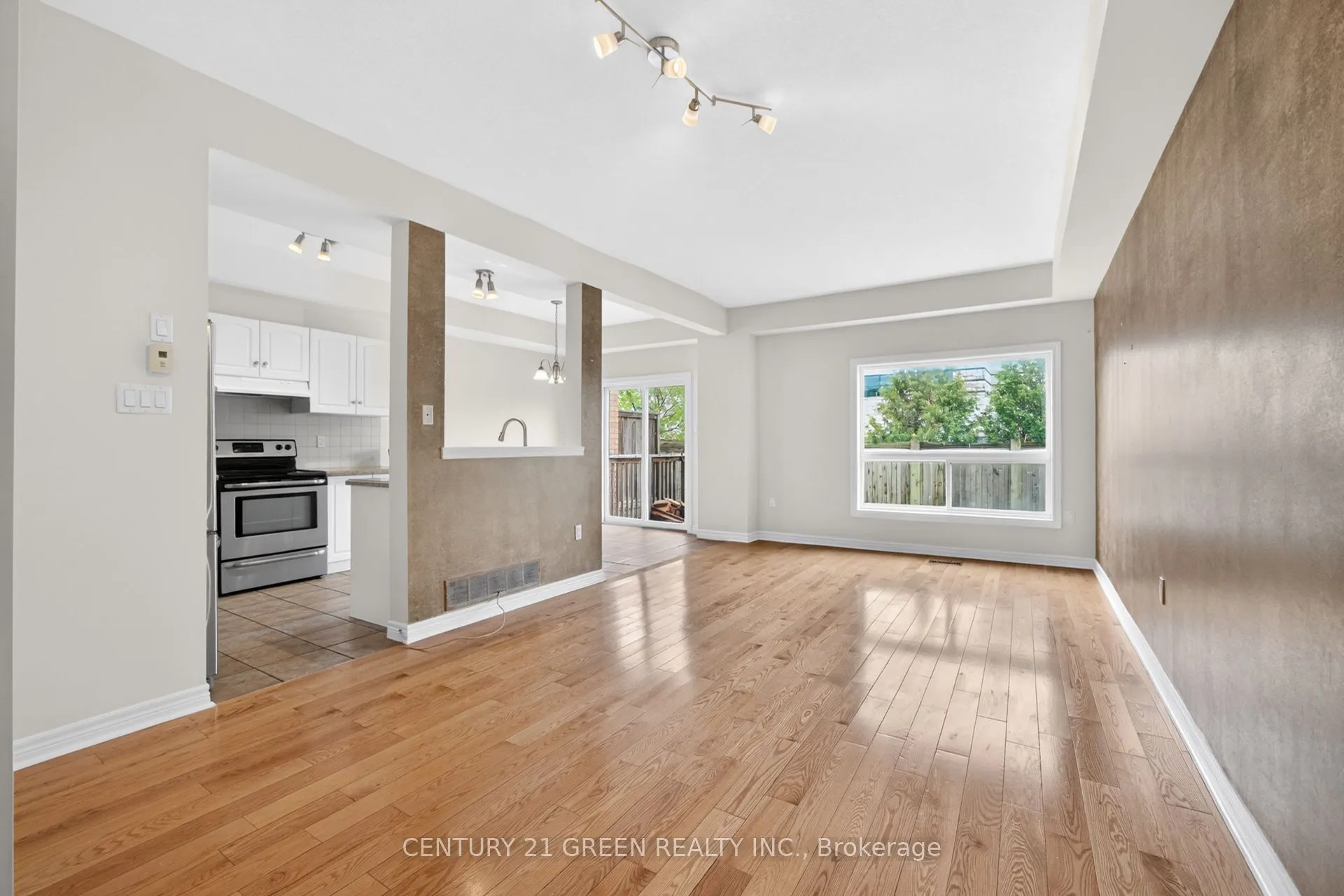 18 Palacebeach Trail