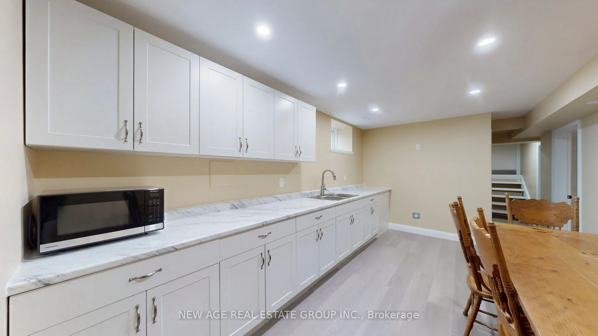 9045 Sideroad 17