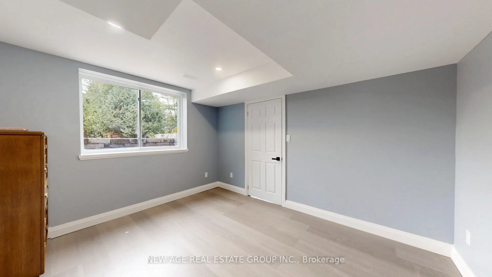 9045 Sideroad 17