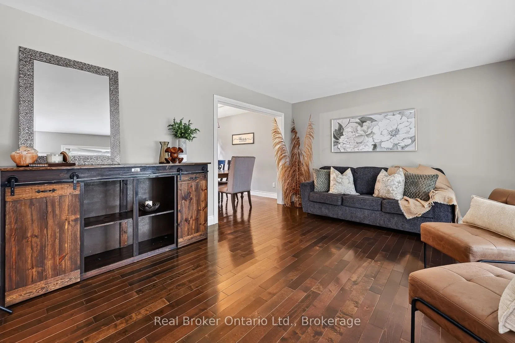 5 Gardiner Place