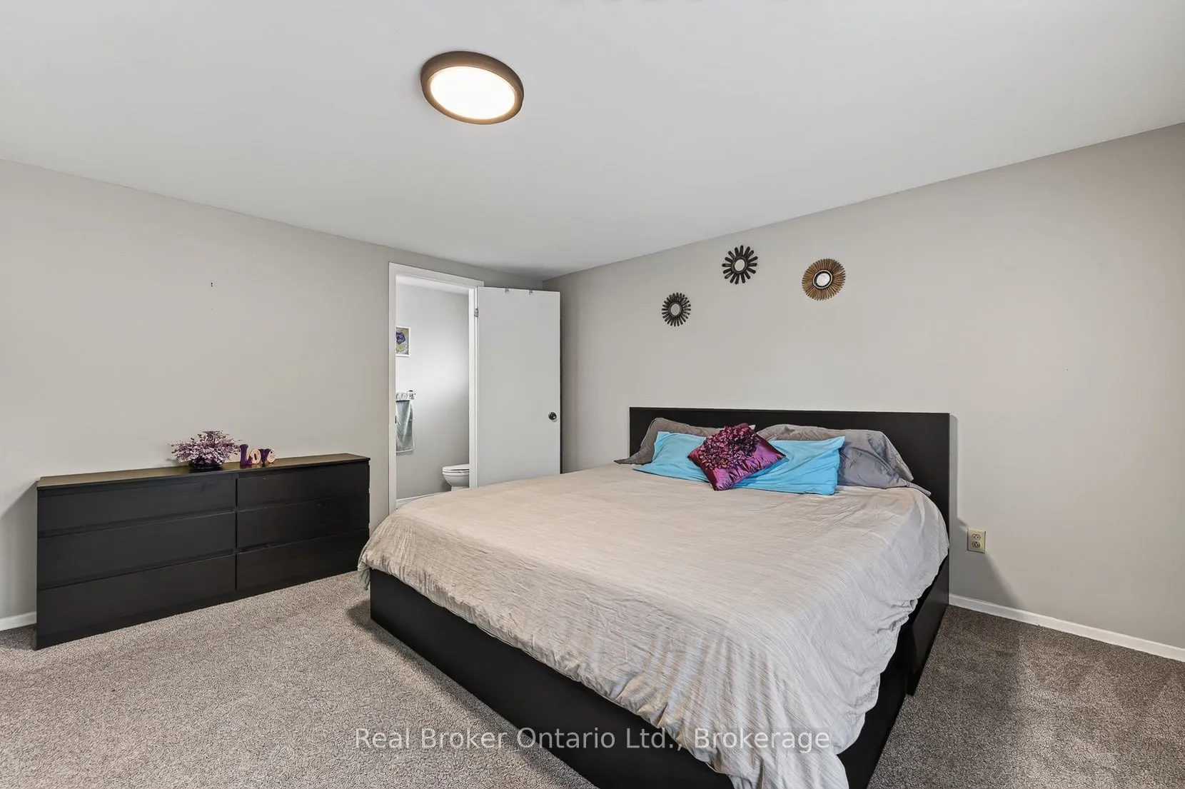 5 Gardiner Place