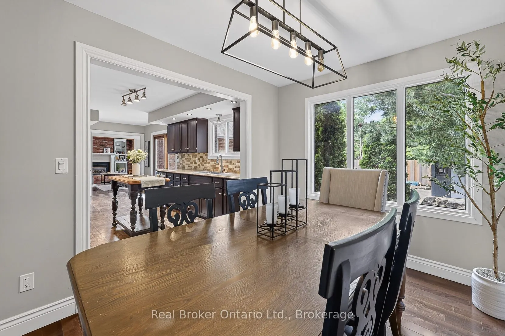 5 Gardiner Place