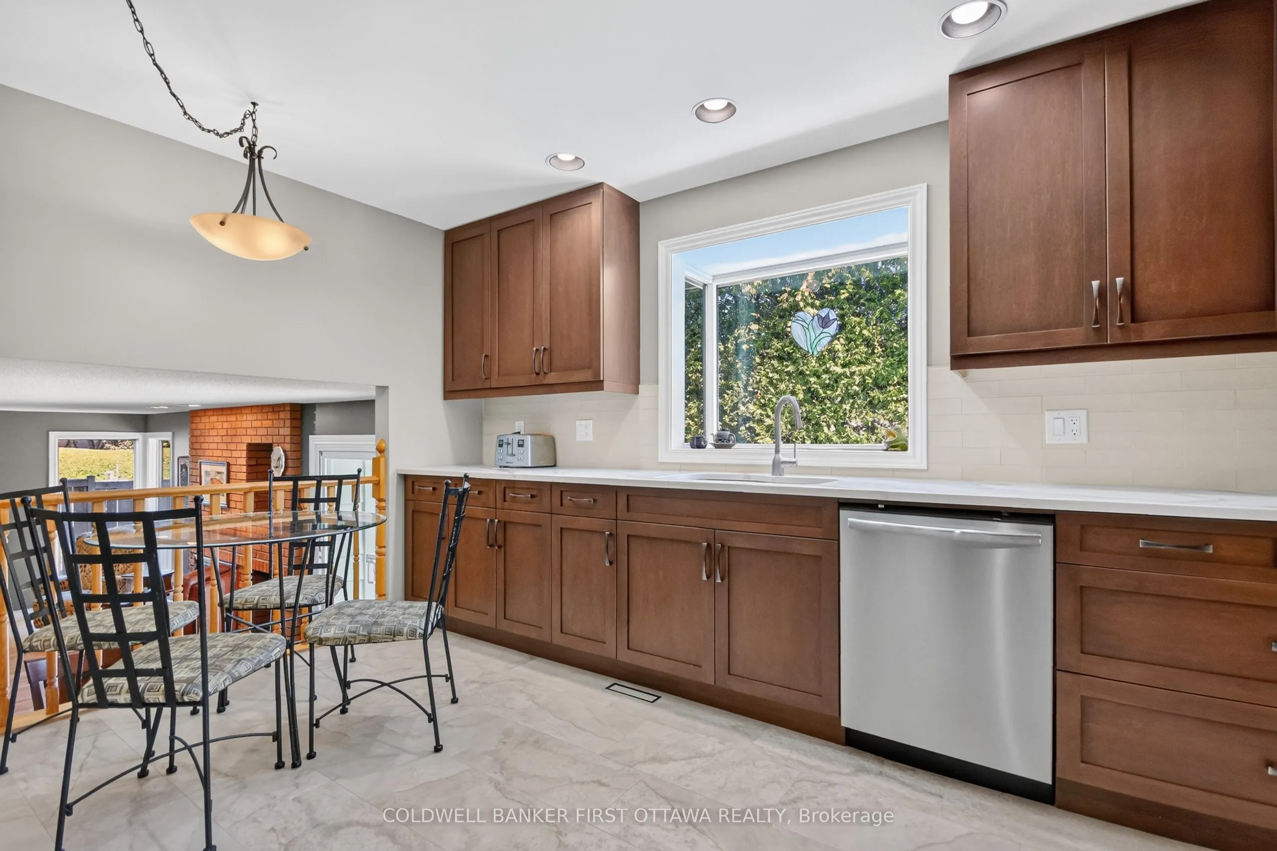 9 Foxrun Lane