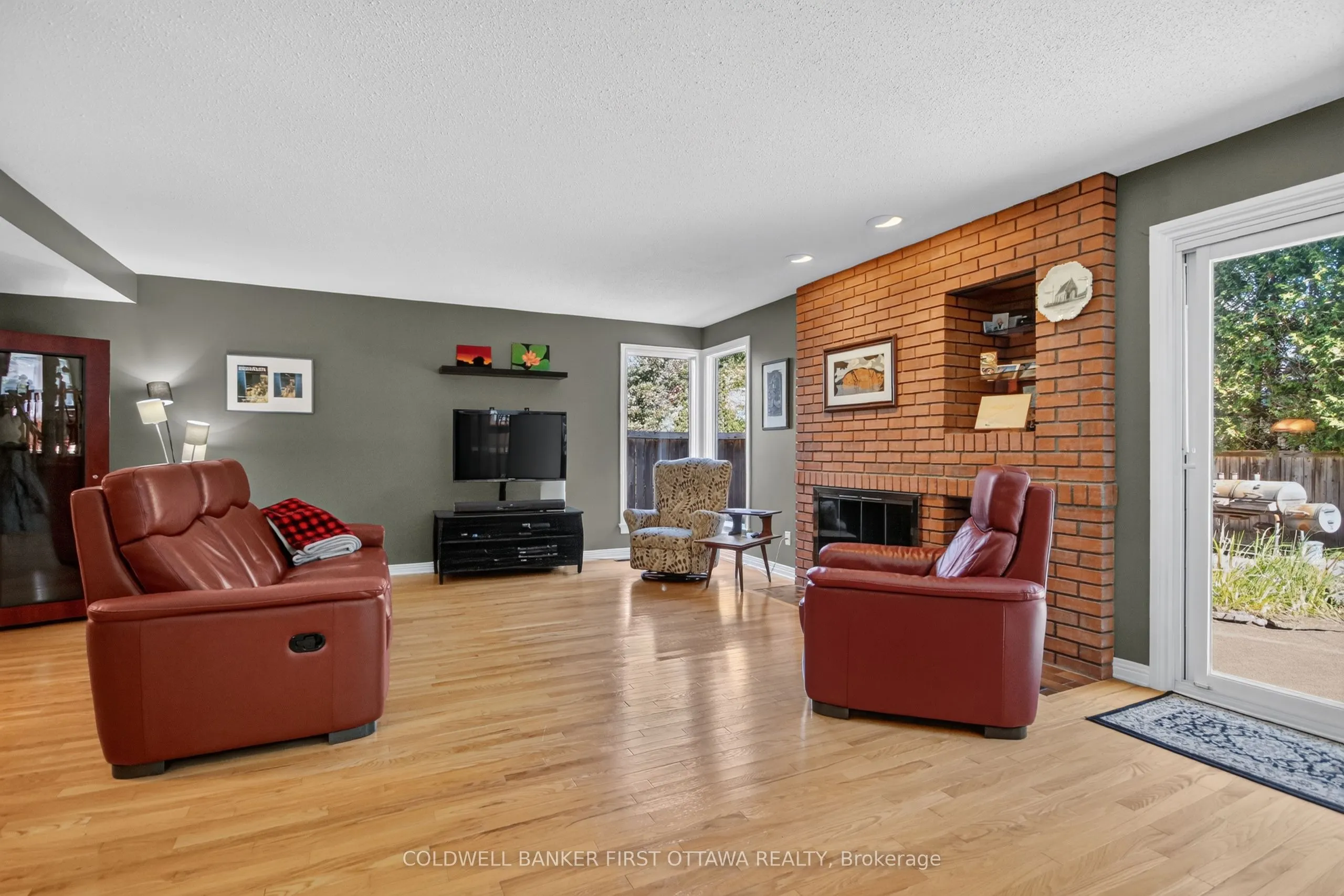 9 Foxrun Lane
