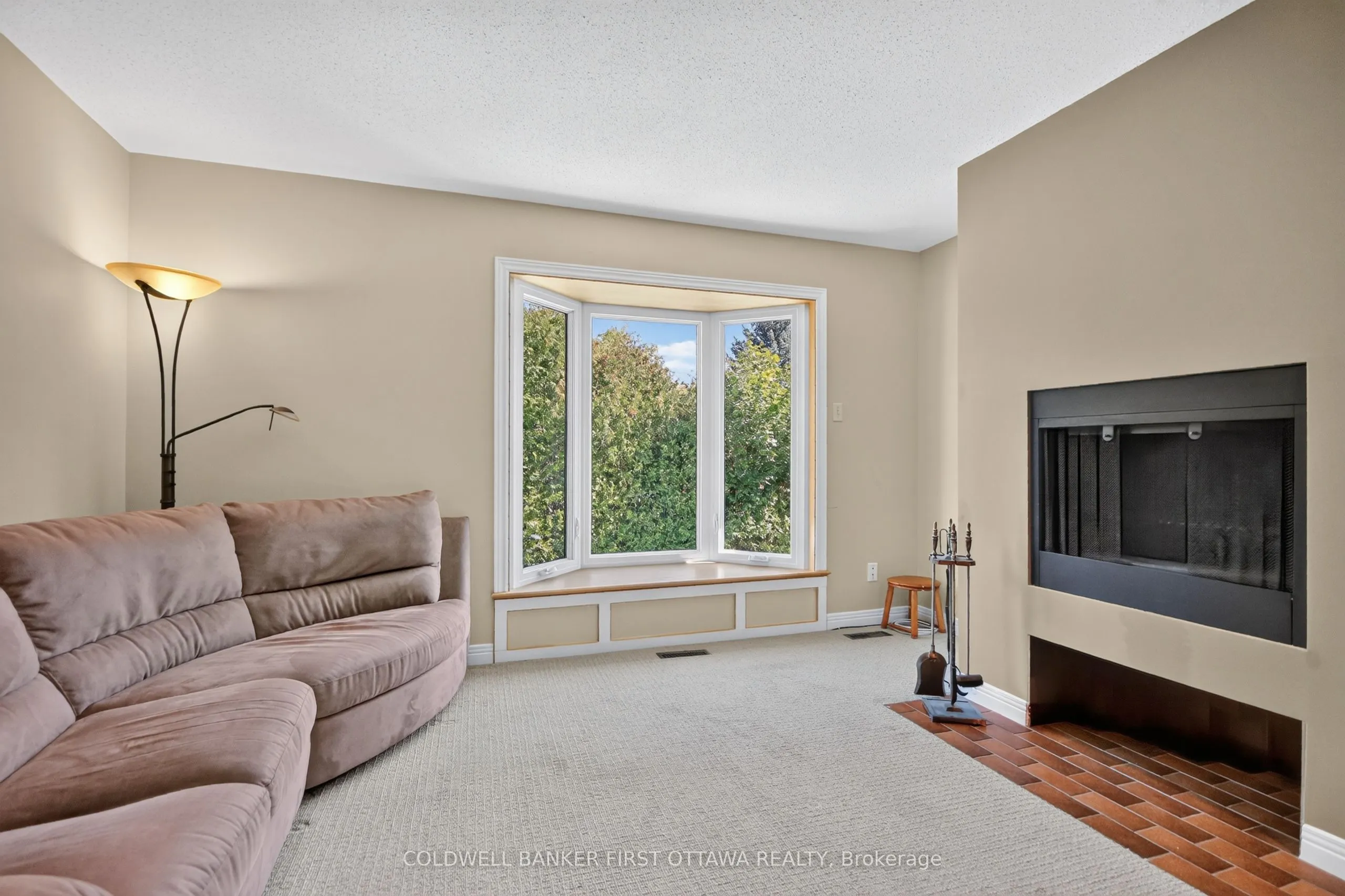 9 Foxrun Lane