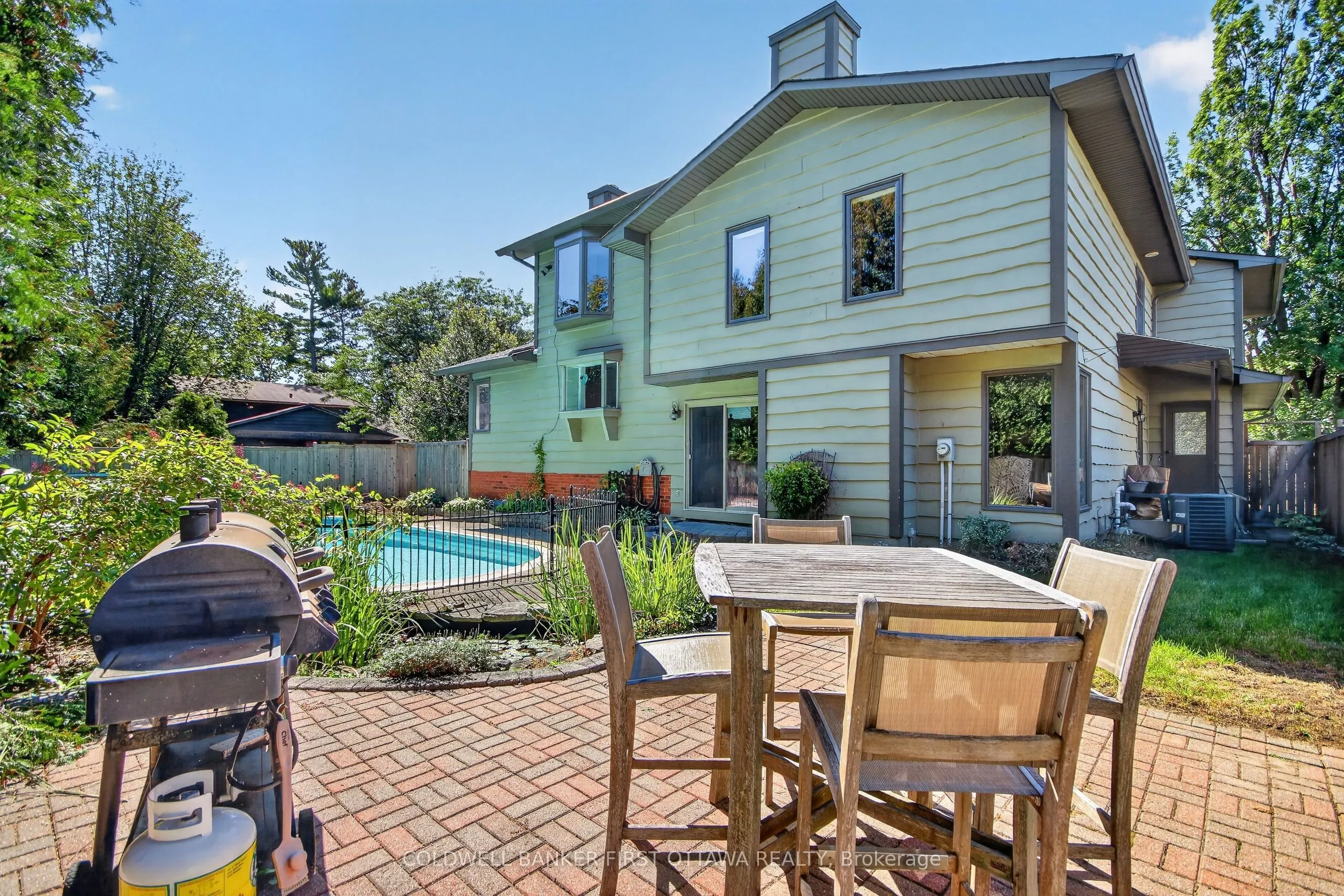 9 Foxrun Lane