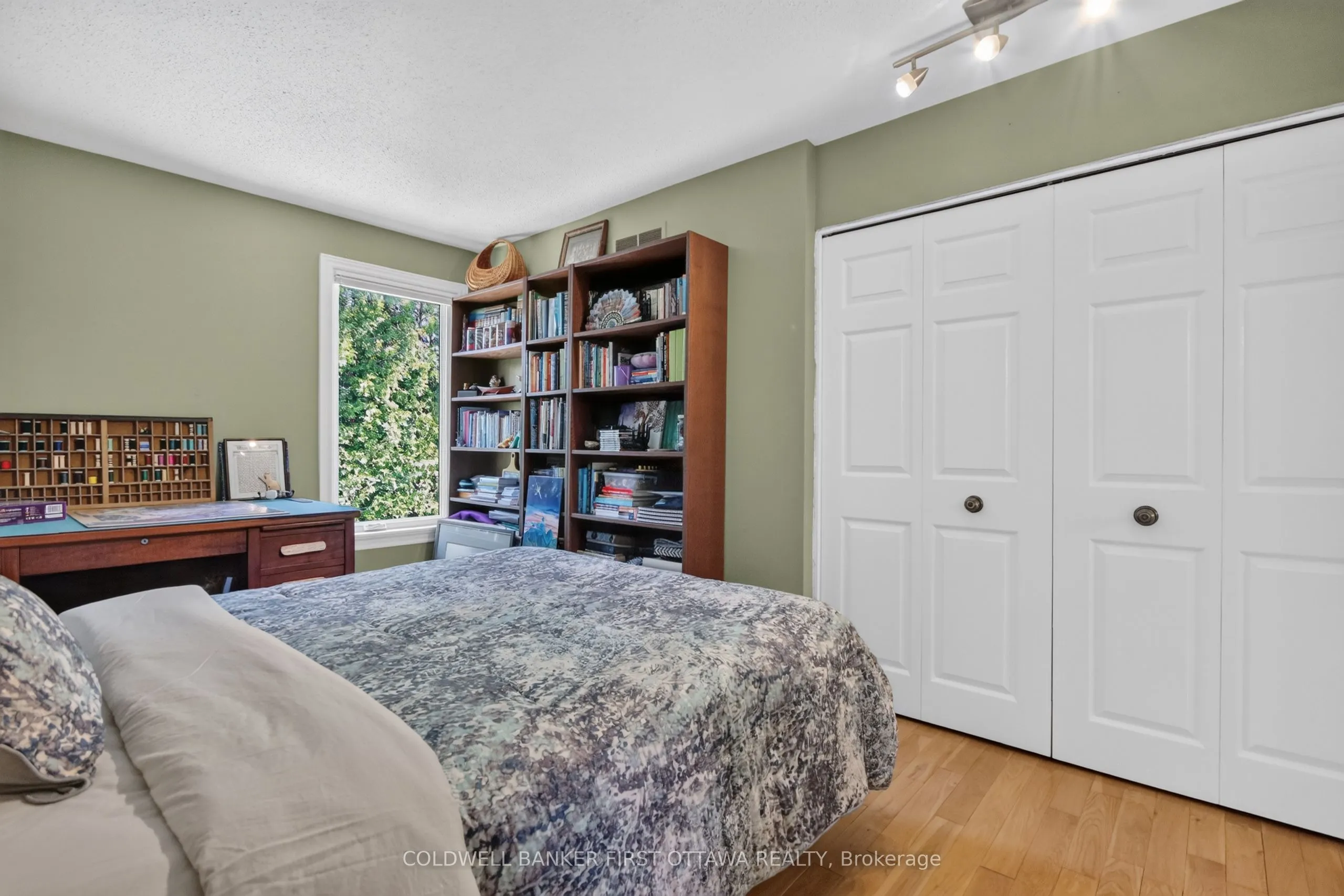 9 Foxrun Lane