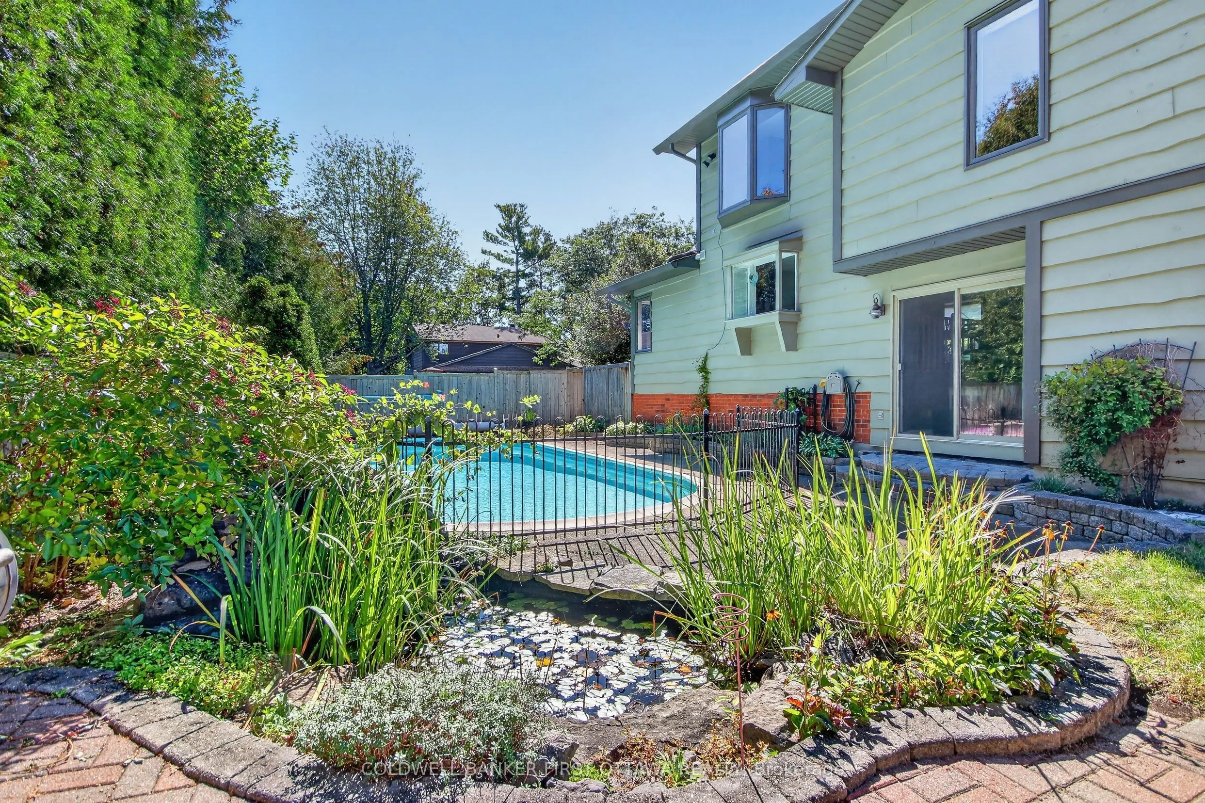 9 Foxrun Lane
