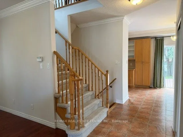 16 Panorama Way