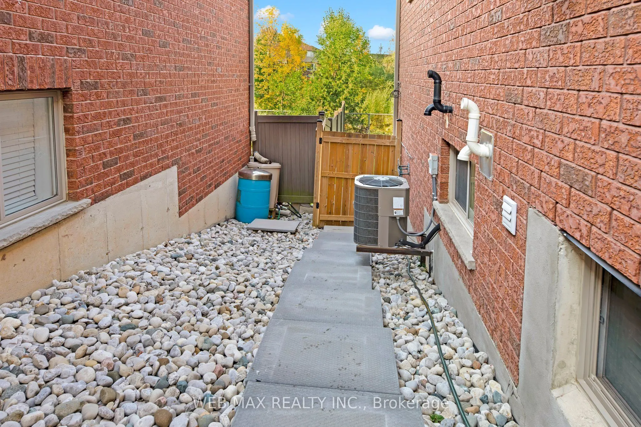 204 Kingfisher Avenue