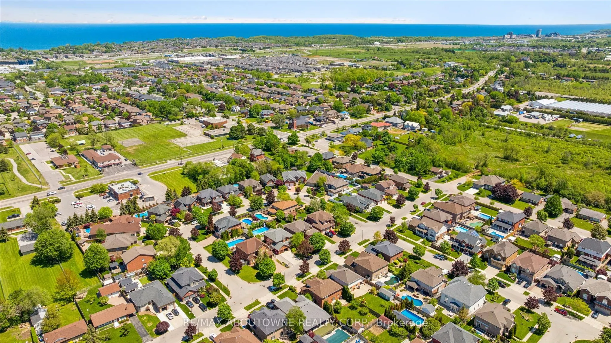 6 Fourseasons Drive