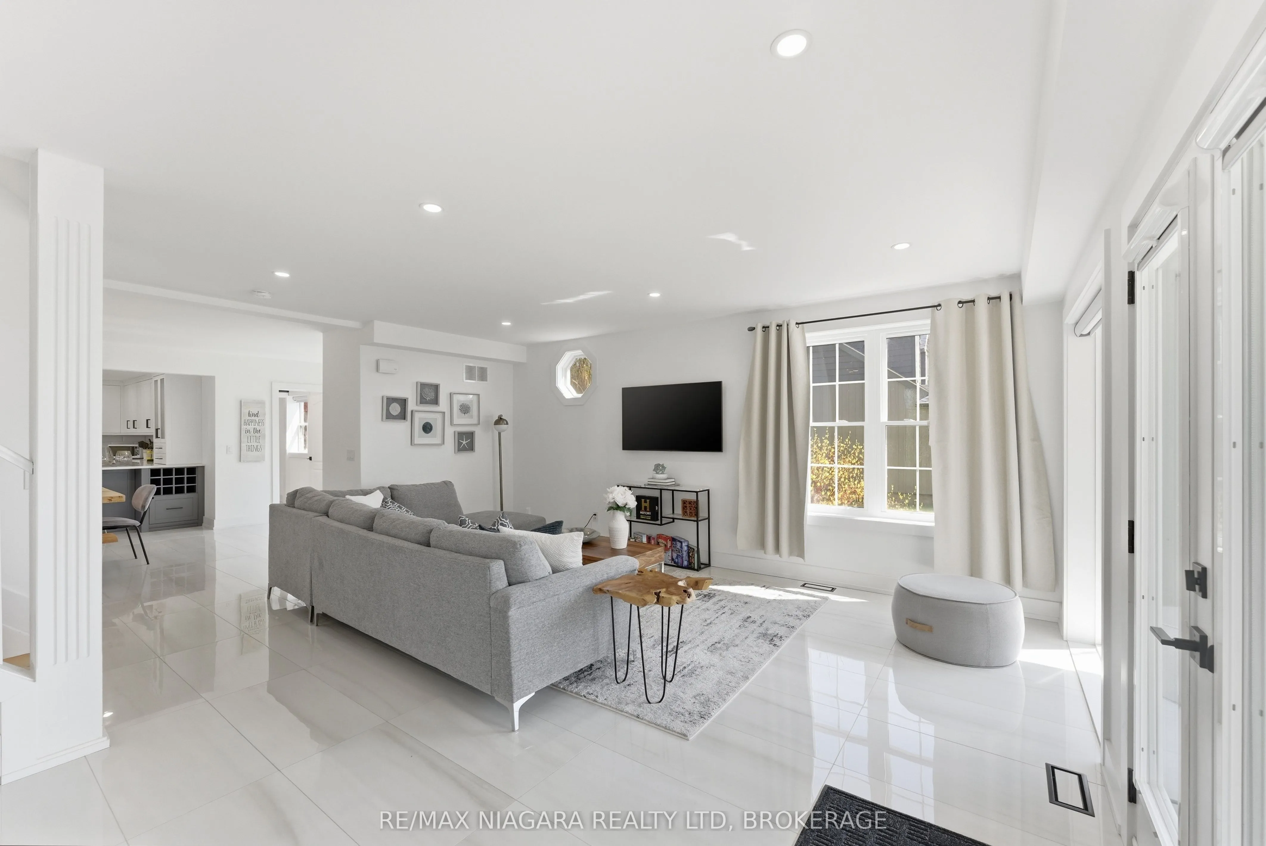 616 Lakeshore Road