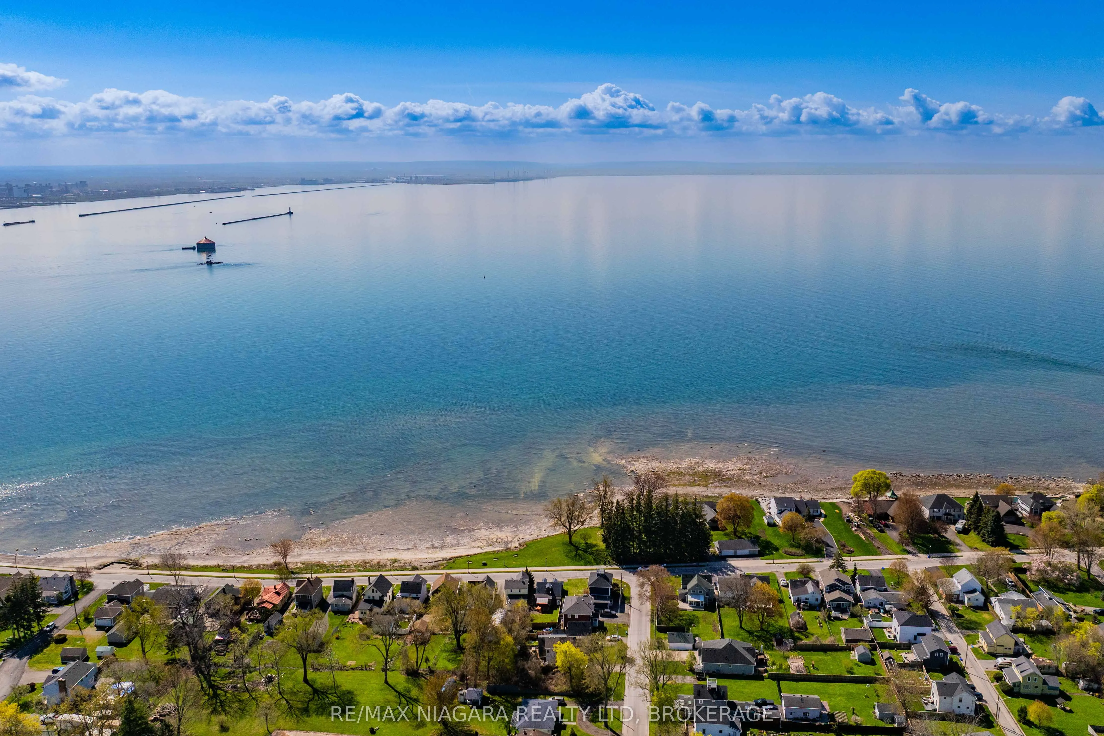 616 Lakeshore Road